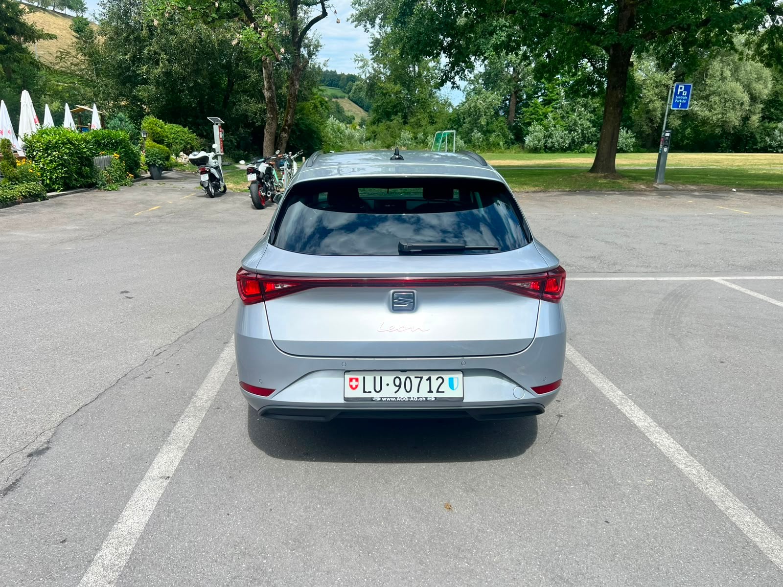 SEAT Seat Leon SP 2.0 TDI-image-2