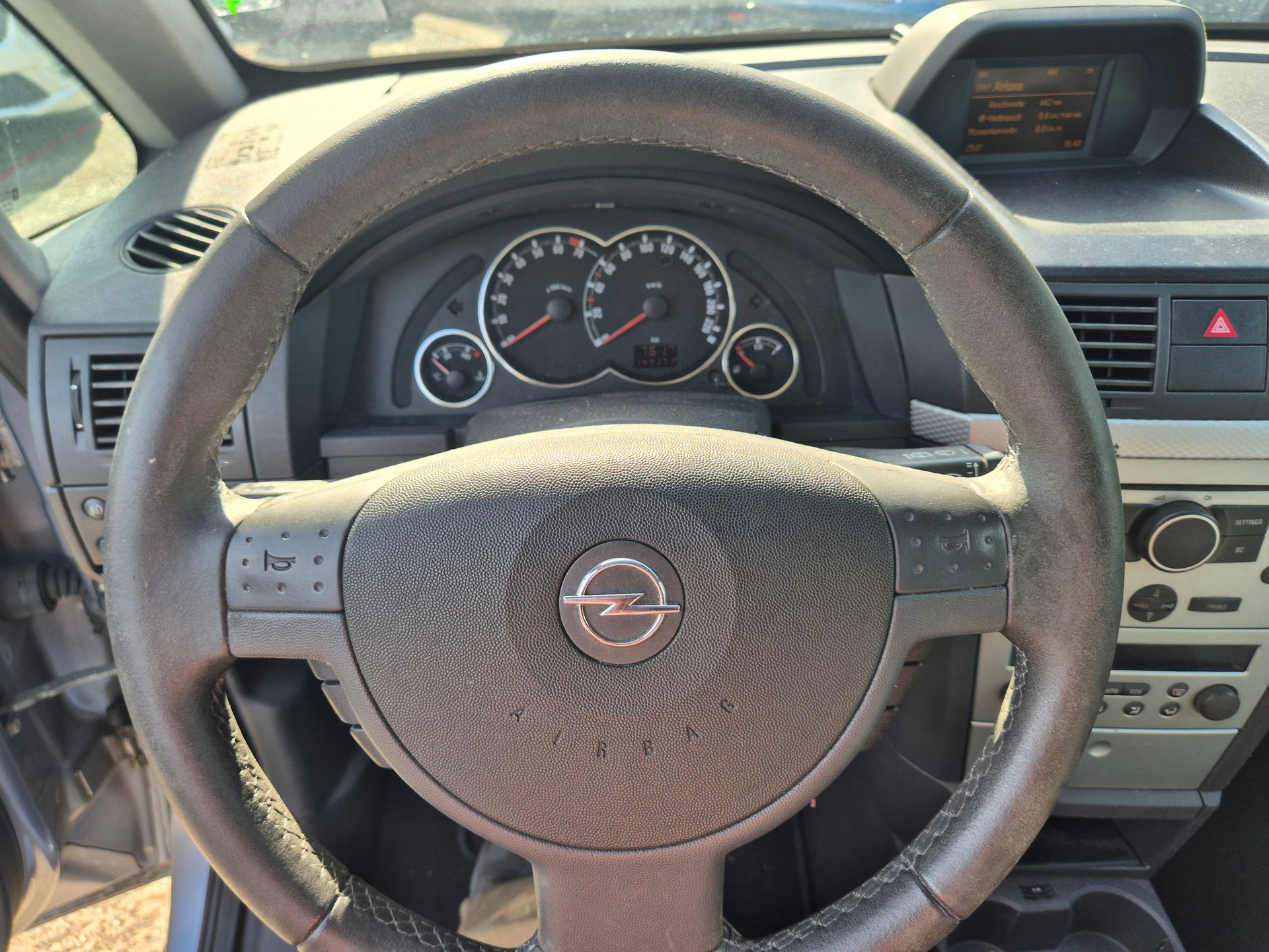 OPEL Meriva 1.8i 16V Cosmo-image-10