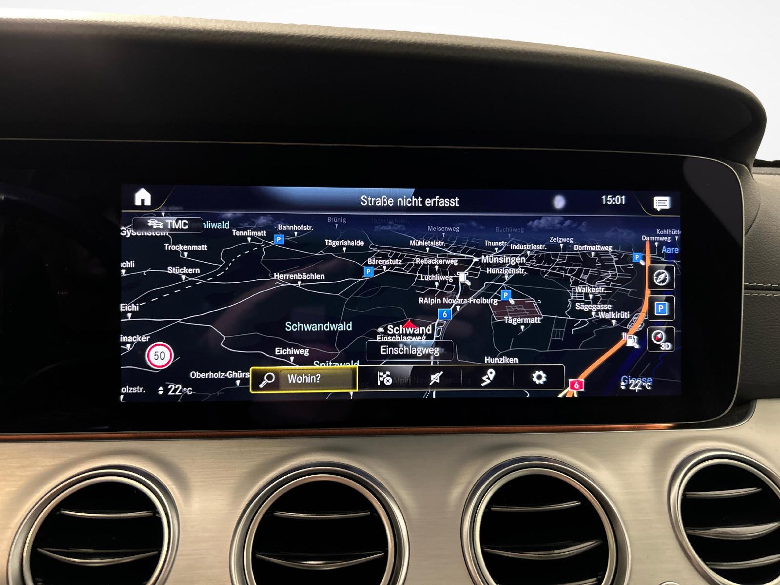 MERCEDES-BENZ E 220 d AMG Line 4matic Kombi-image-7