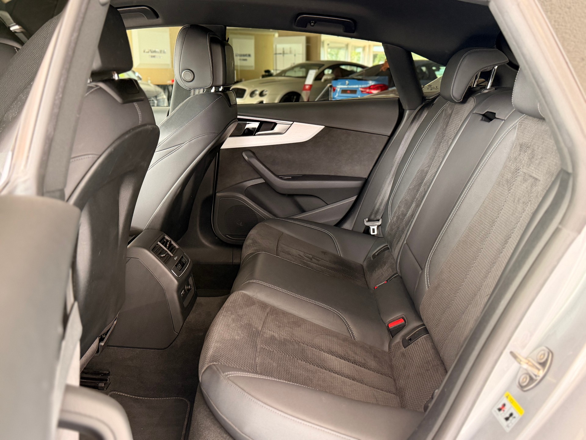 AUDI A5 Sportback 40 TDI S-line S-tronic-image-19
