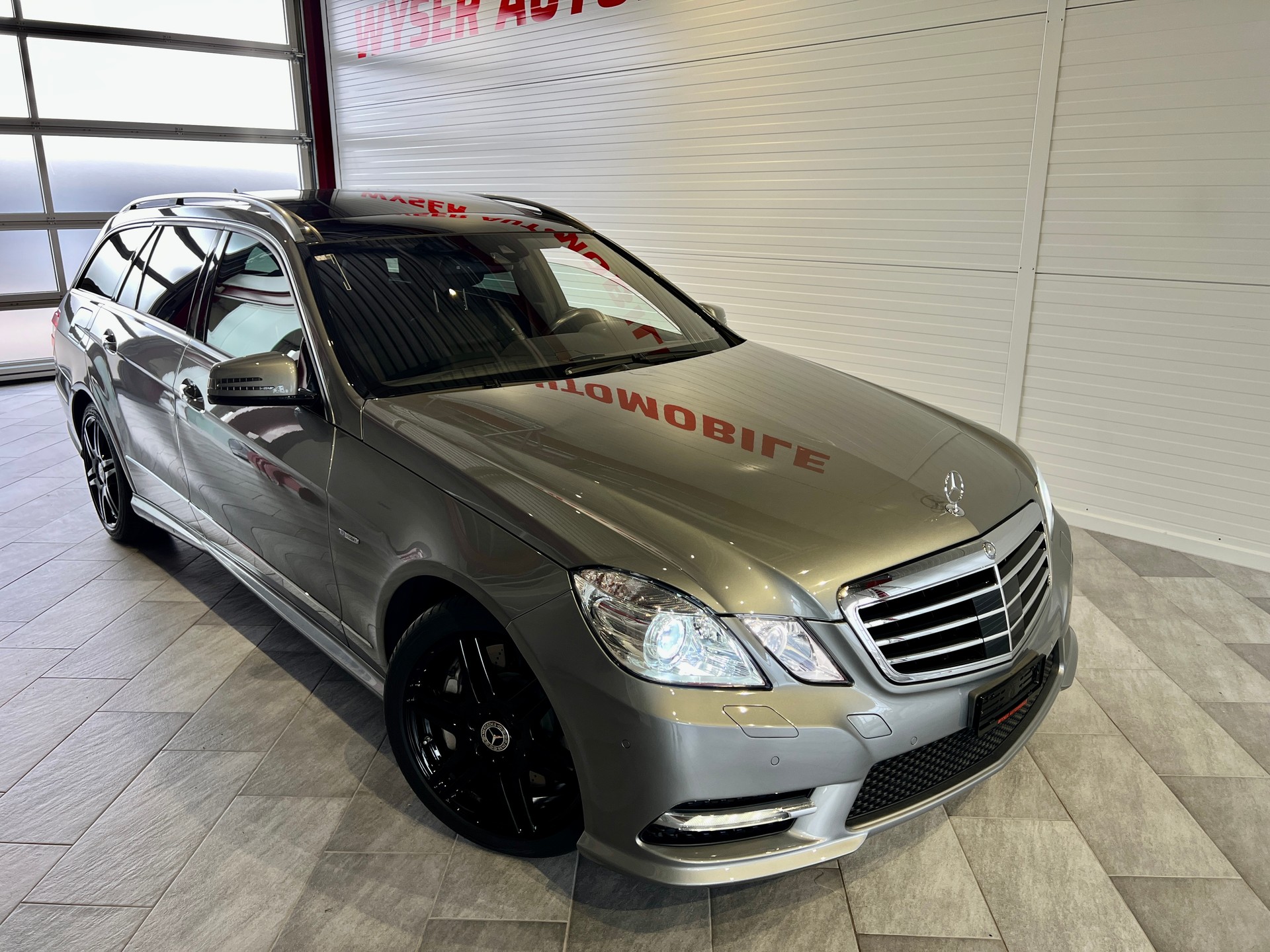 MERCEDES-BENZ E 500 CGI 4Matic 7G-Tronic AMG-LINE-image-26