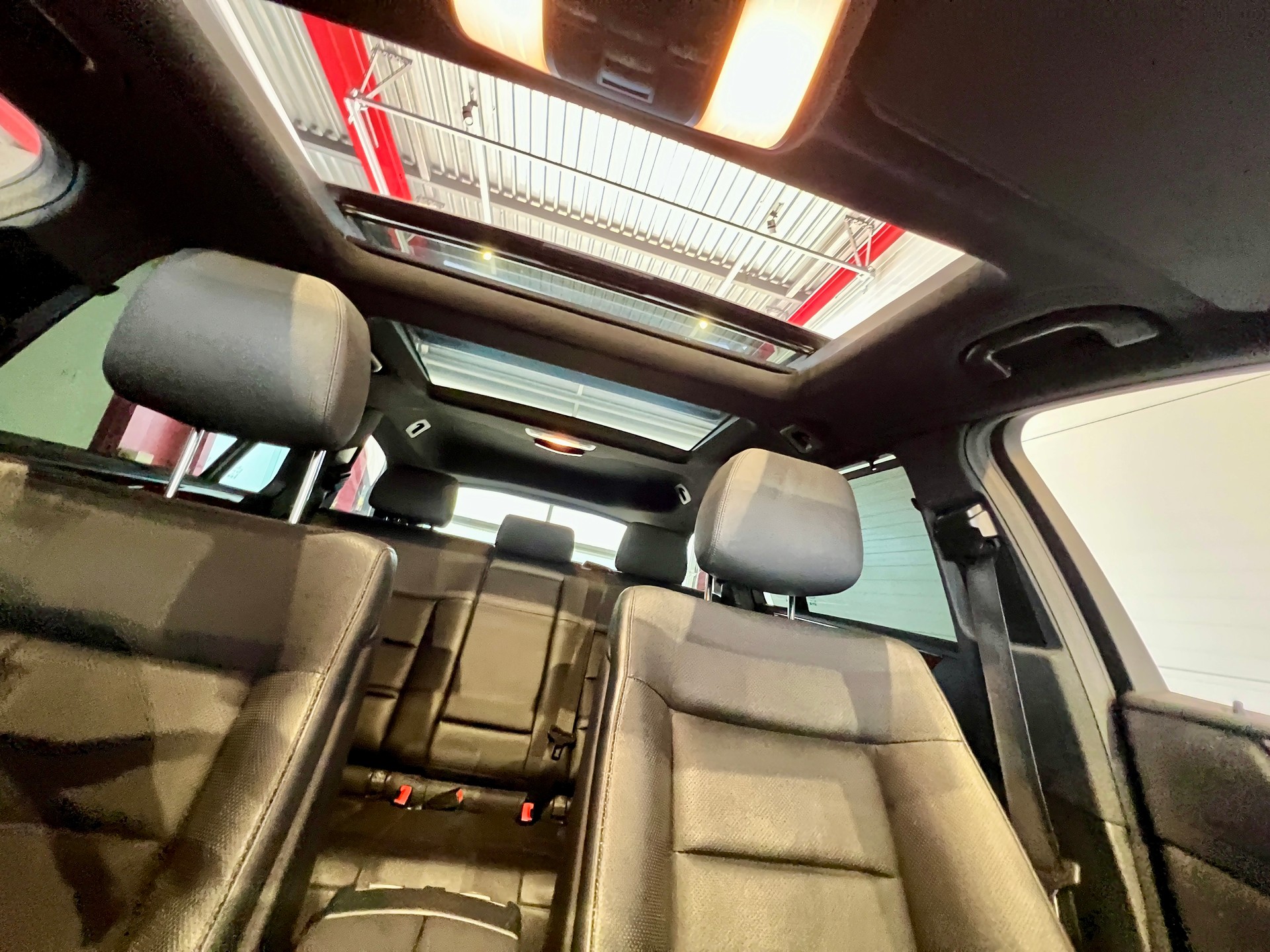 MERCEDES-BENZ E 500 CGI 4Matic 7G-Tronic AMG-LINE-image-22