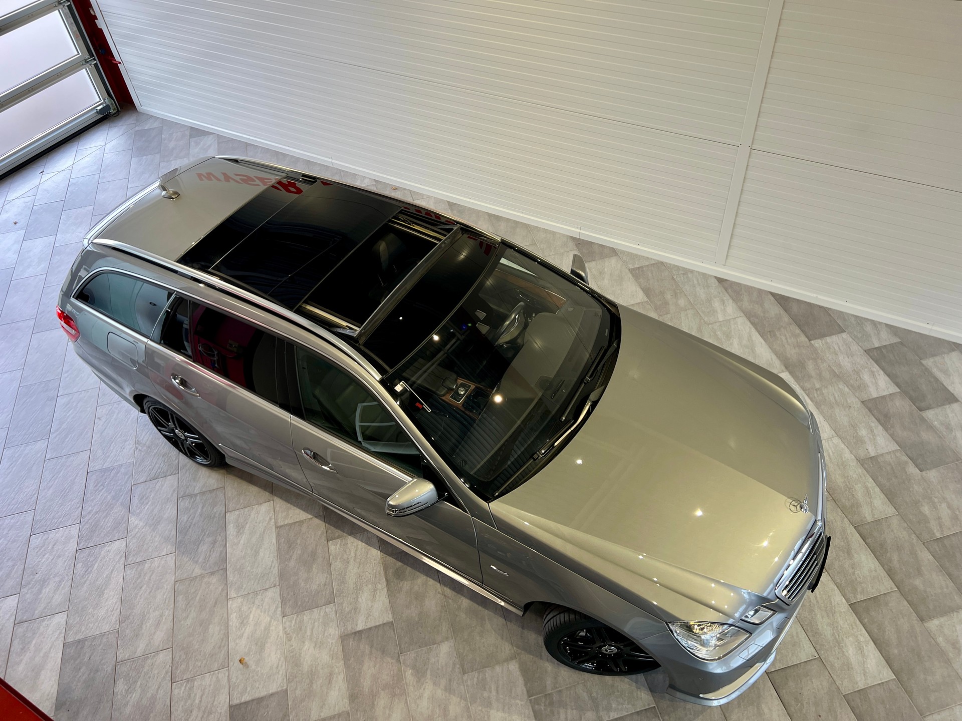 MERCEDES-BENZ E 500 CGI 4Matic 7G-Tronic AMG-LINE-image-8