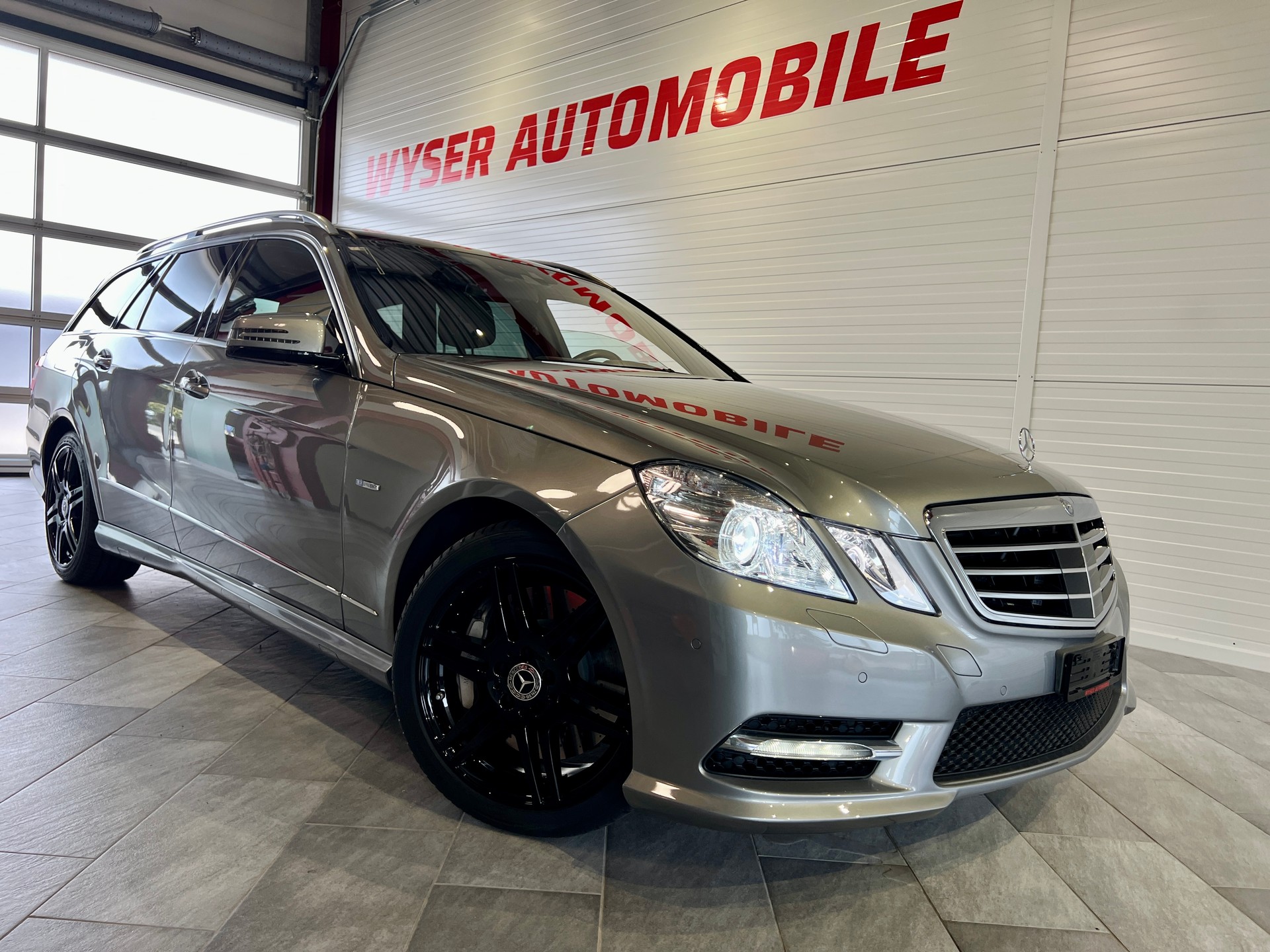 MERCEDES-BENZ E 500 CGI 4Matic 7G-Tronic AMG-LINE-showroom-element-1
