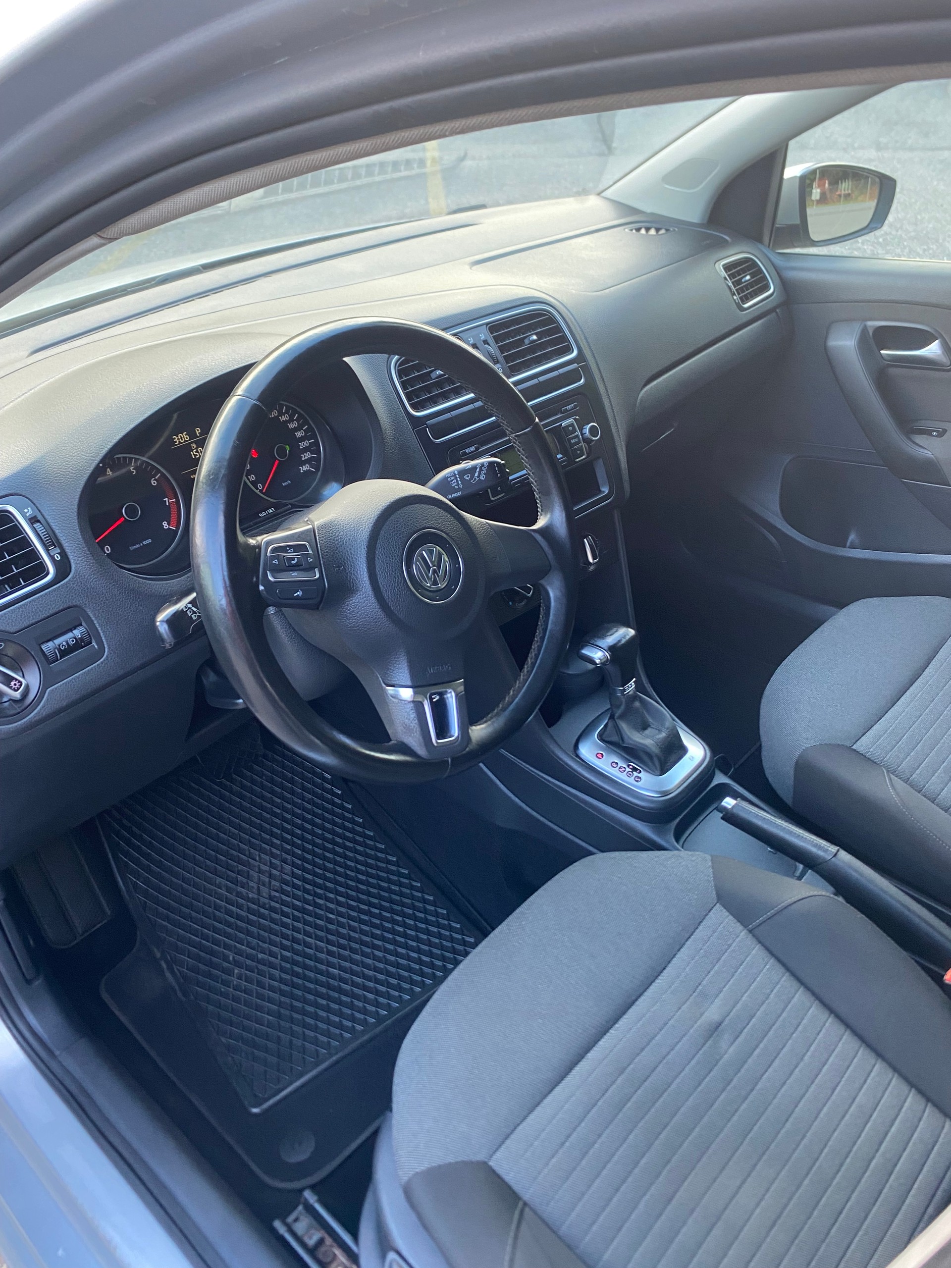 VW Polo 1.4 16V Trendline DSG-image-9
