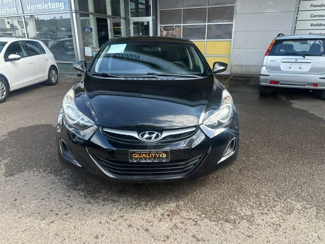 HYUNDAI ELANTRA 1.6-showroom-element-1