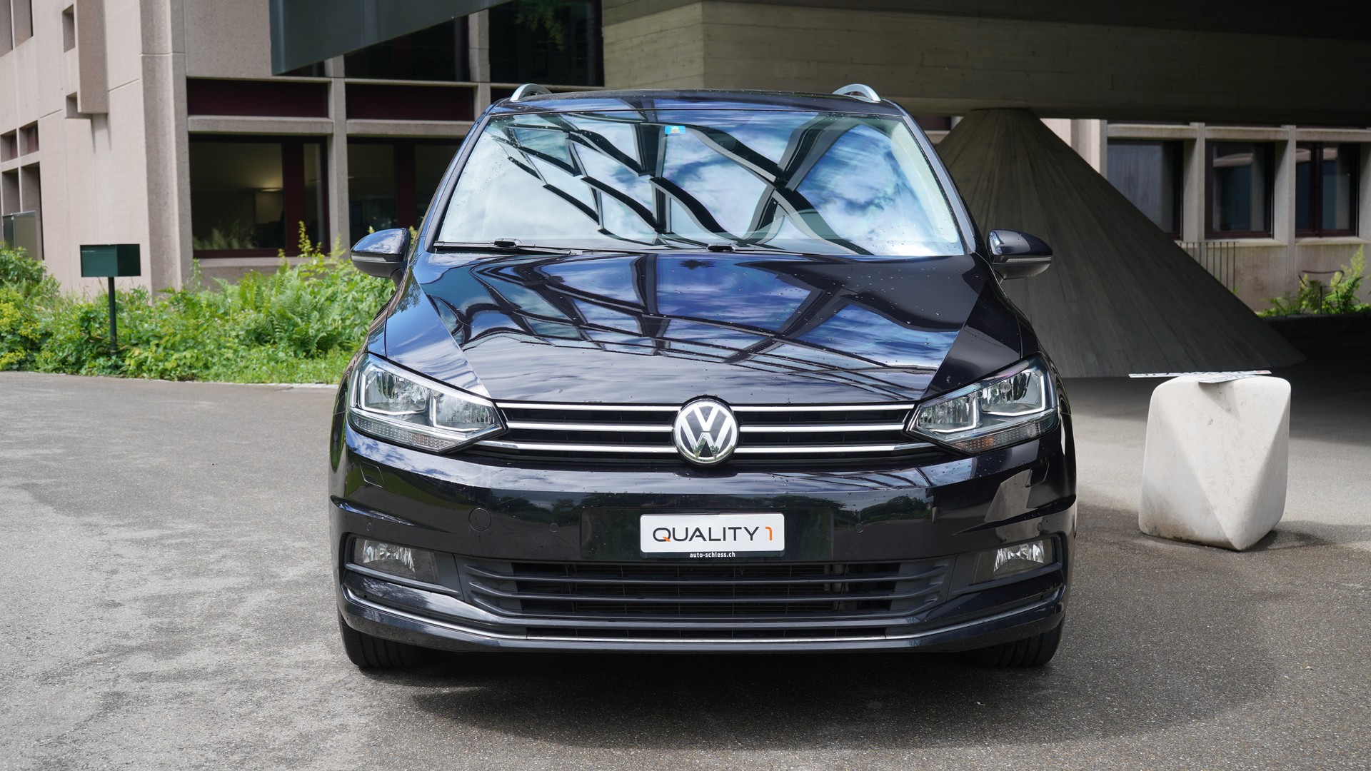 VW Touran 2.0 TDI BlueMotion Technology Highline DSG-showroom-element-1