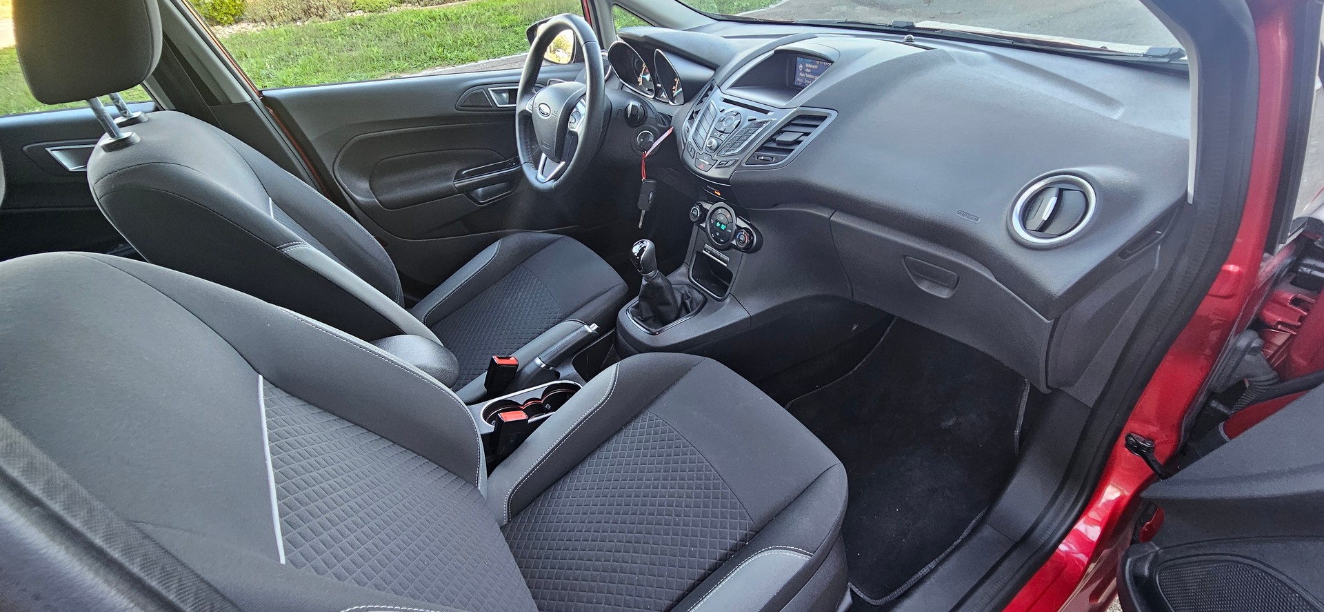 FORD Fiesta 1.0 SCTi Trend-image-10