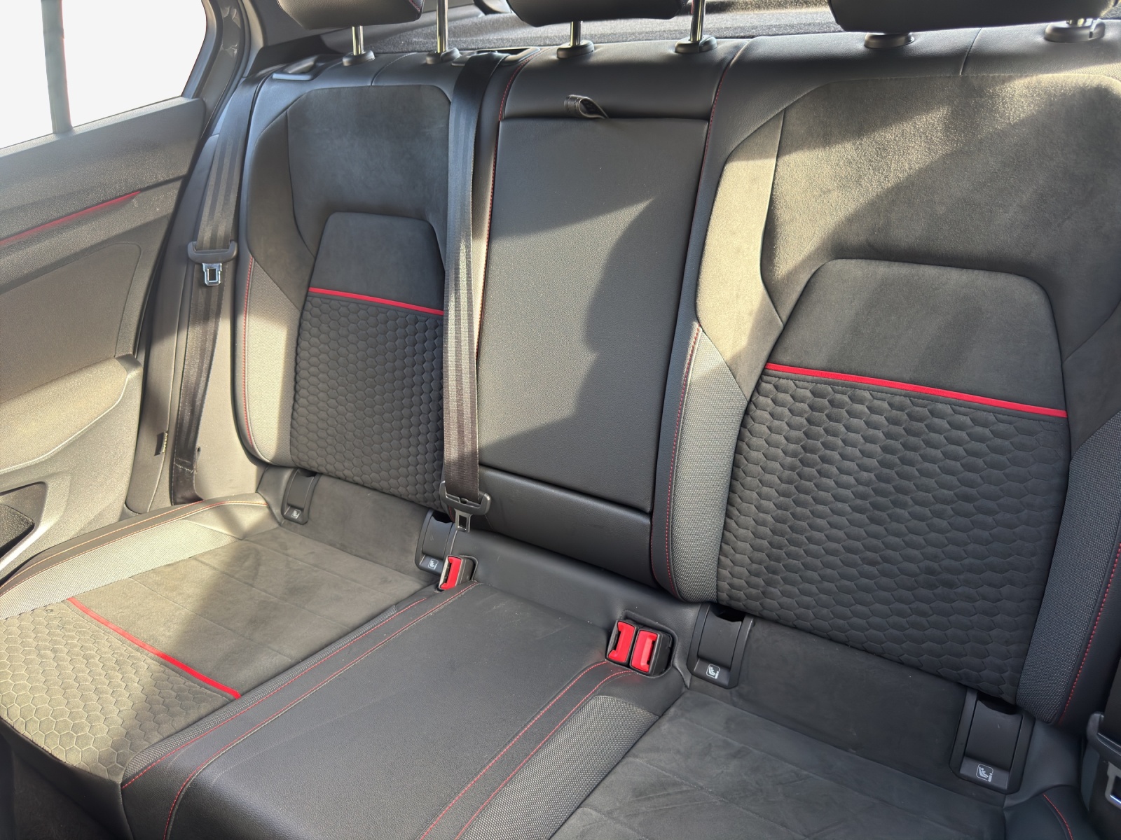 VW Golf 2.0 TSI GTI Clubsport DSG-image-11