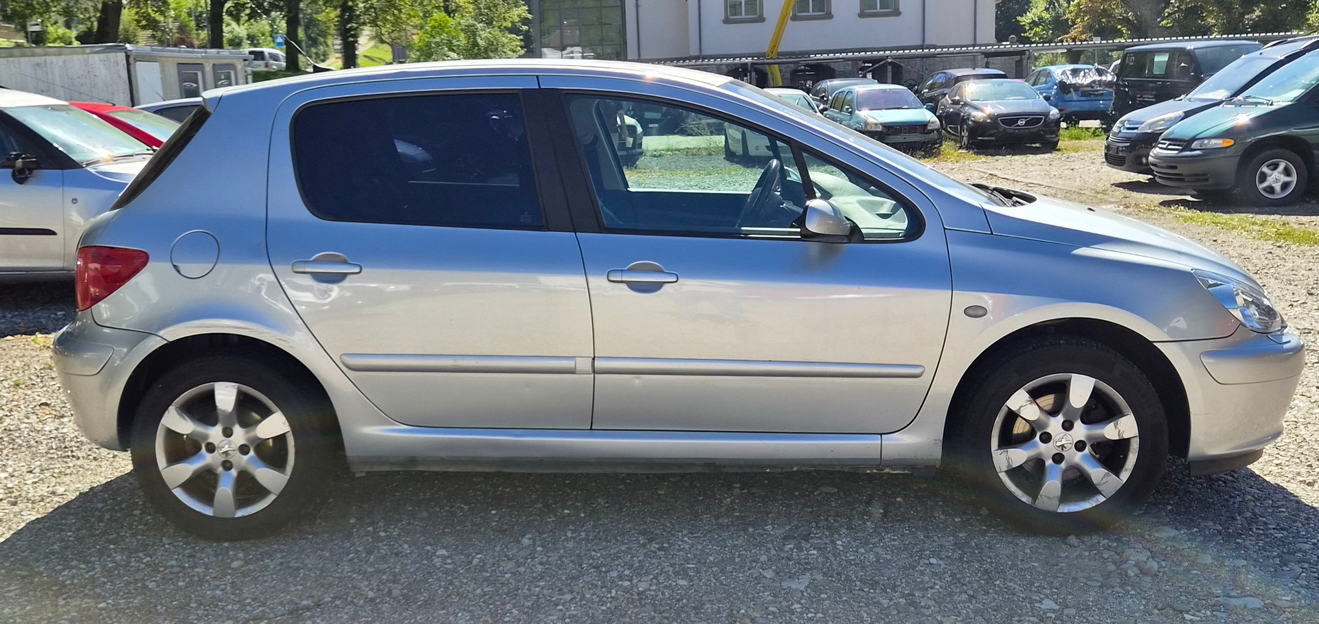 PEUGEOT 307 2.0 16V Platinum Edition-image-3