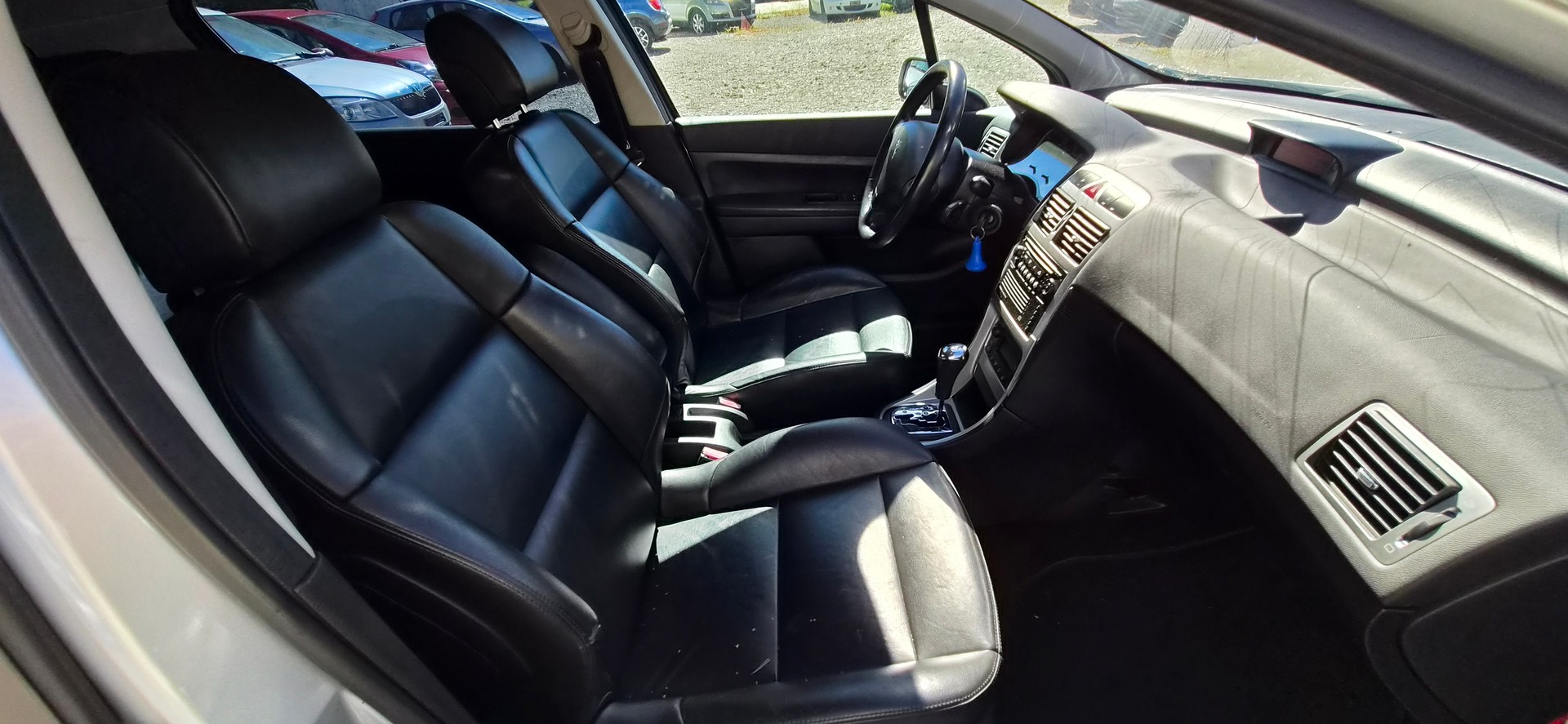 PEUGEOT 307 2.0 16V Platinum Edition-image-5