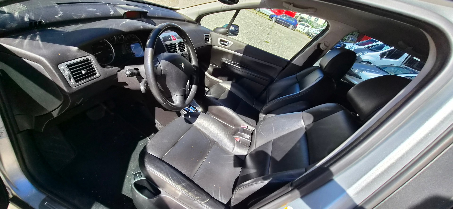 PEUGEOT 307 2.0 16V Platinum Edition-image-4
