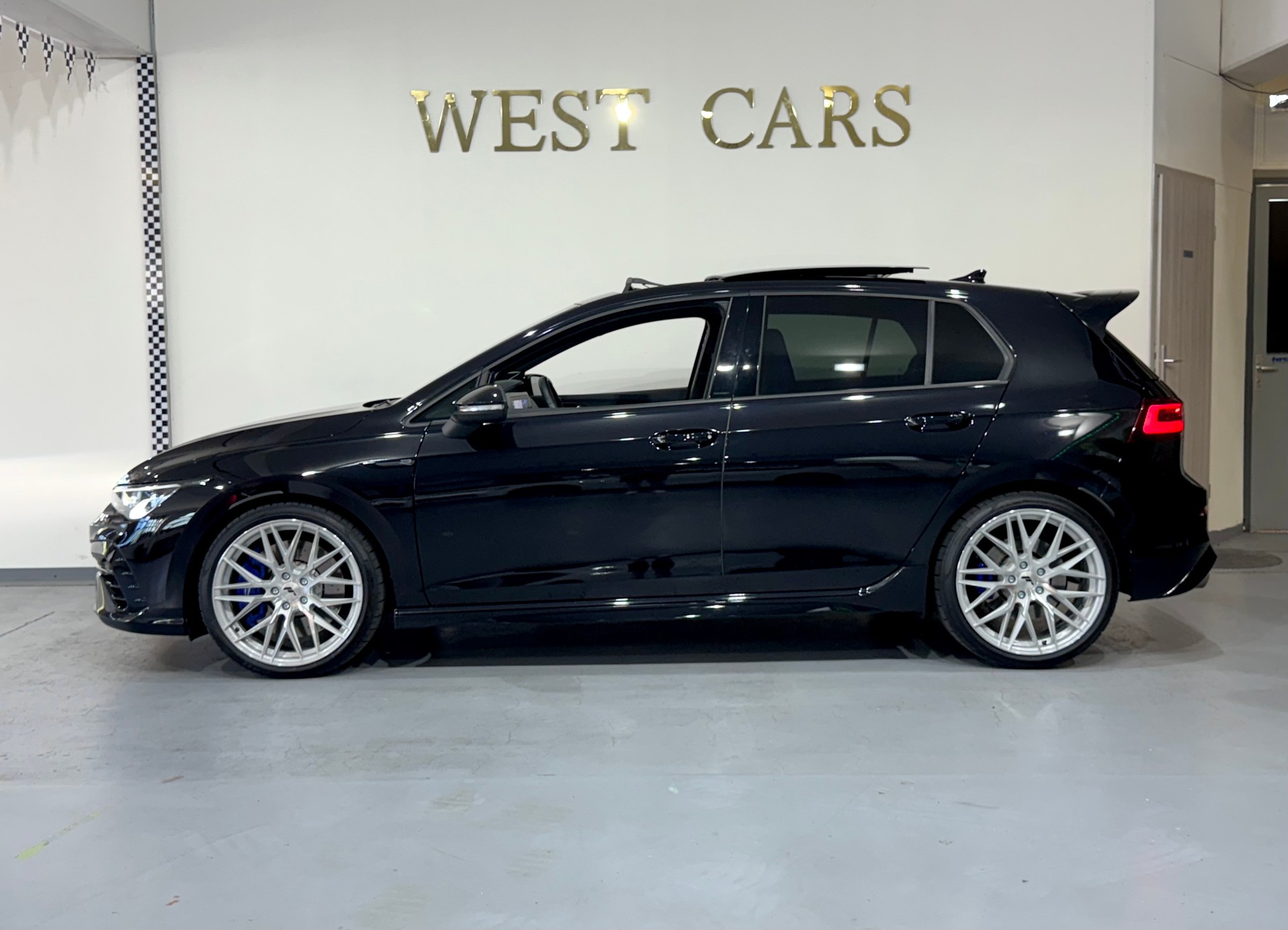 VW Golf 2.0 TSI R DSG 4Motion **Akrapovic**-image-1
