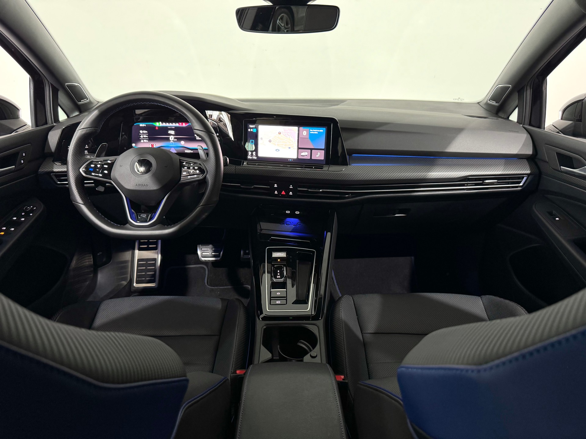 VW Golf 2.0 TSI R DSG 4Motion **Akrapovic**-image-8