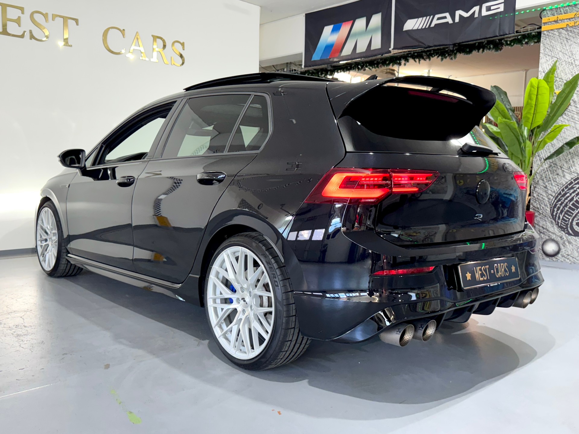 VW Golf 2.0 TSI R DSG 4Motion **Akrapovic**-image-4