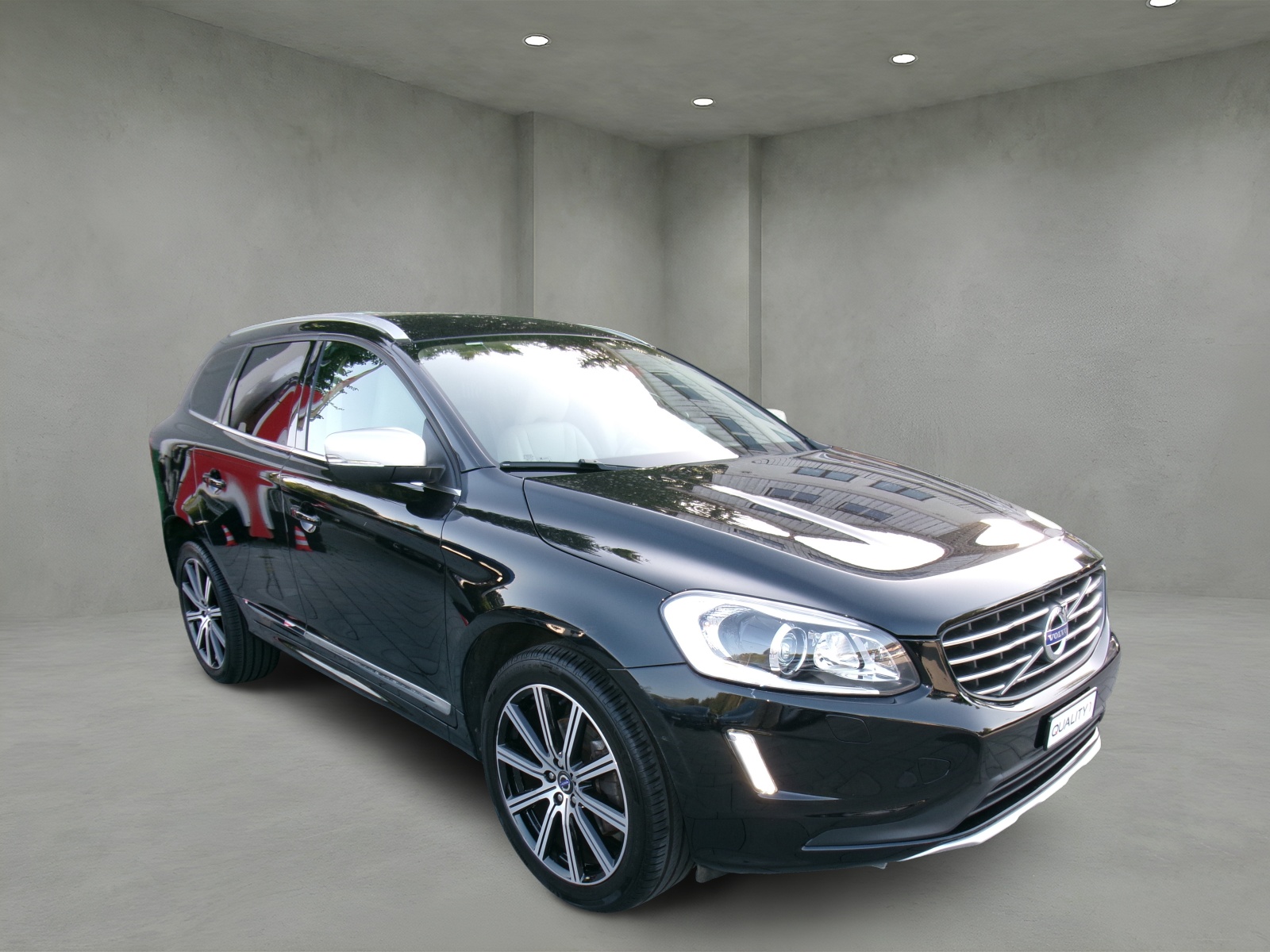 VOLVO XC60 D5 AWD Summum Geartronic-image-1