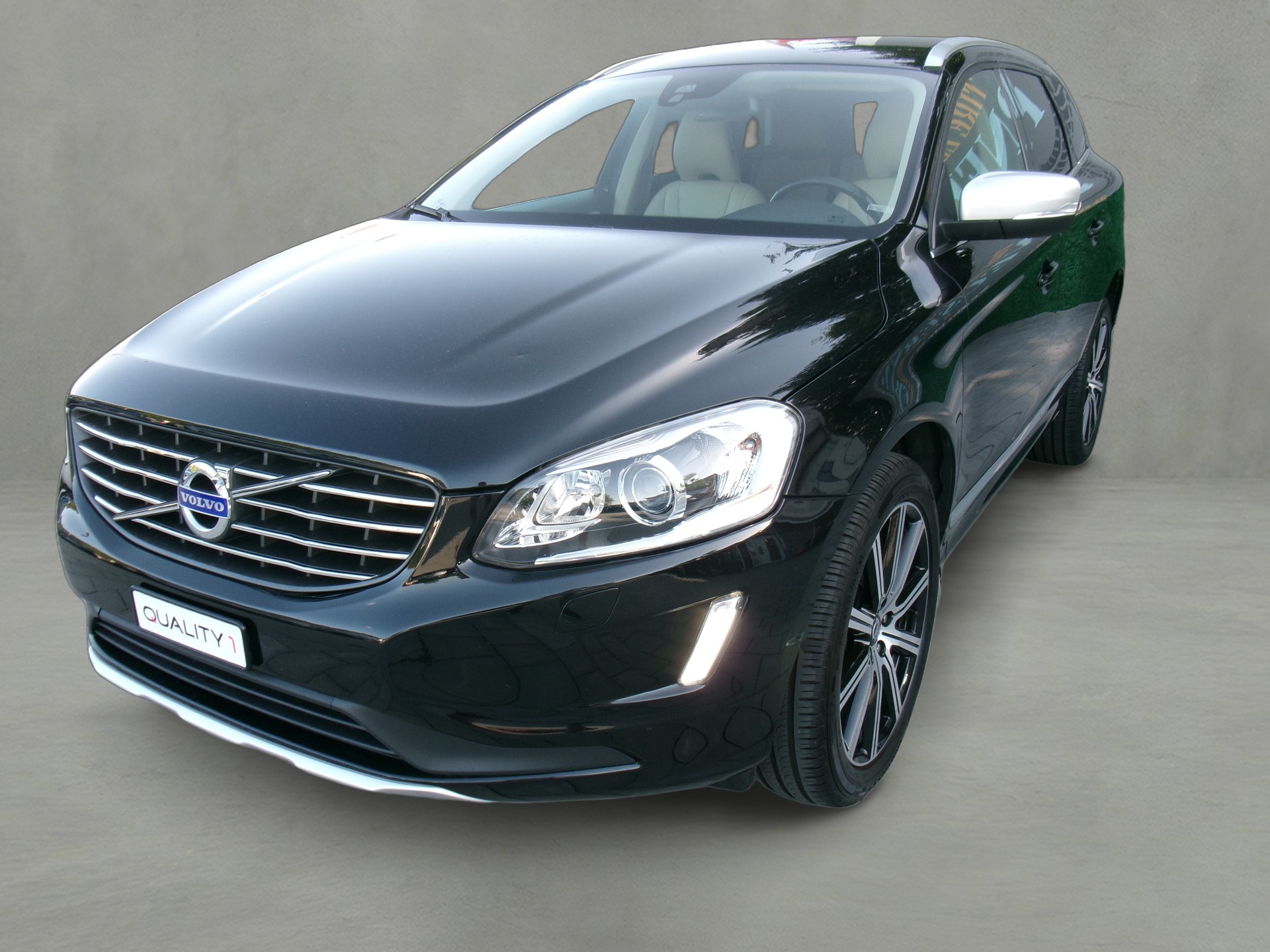 VOLVO XC60 D5 AWD Summum Geartronic-image-0