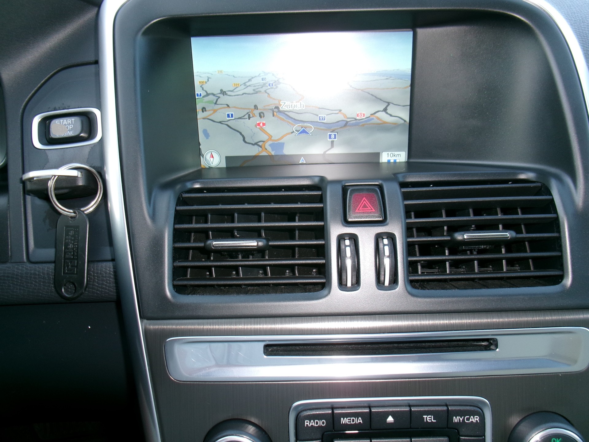 VOLVO XC60 D5 AWD Summum Geartronic-image-9