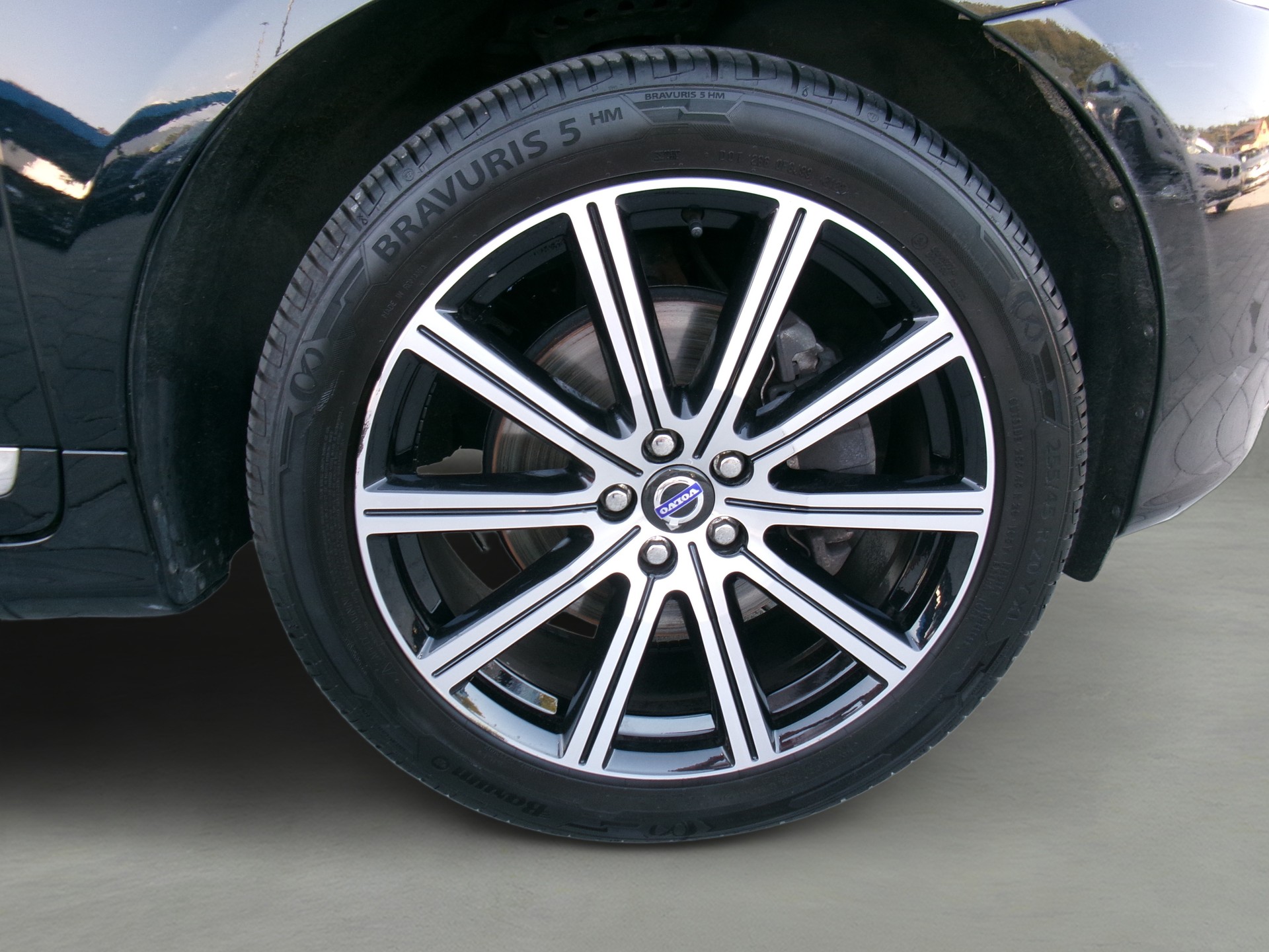 VOLVO XC60 D5 AWD Summum Geartronic-image-3