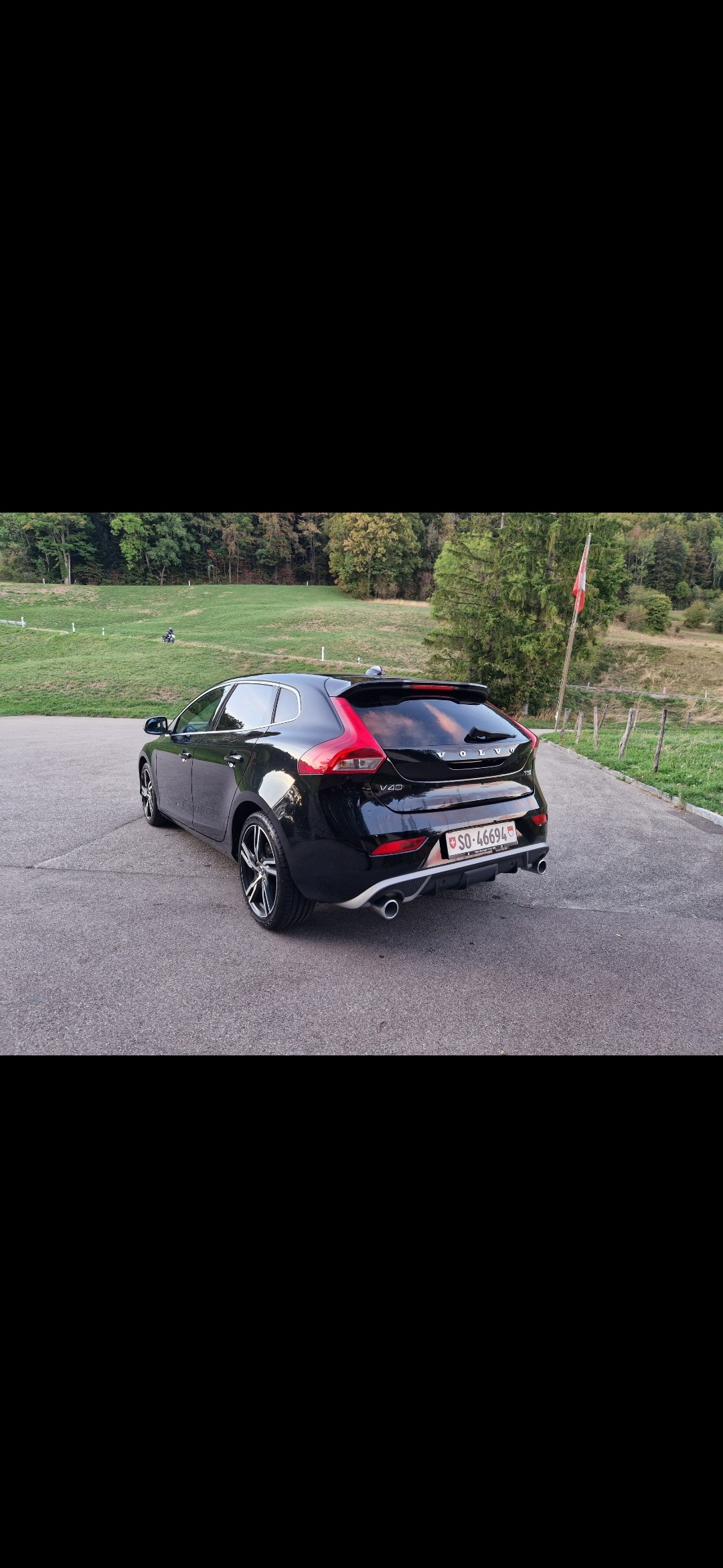 VOLVO 1.5 T3 Momentum R-Design S/S-image-3