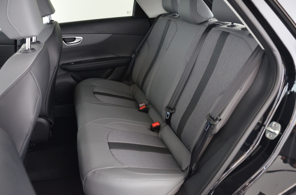 MG 4 EV 64kWh Premium Facelift-image-13