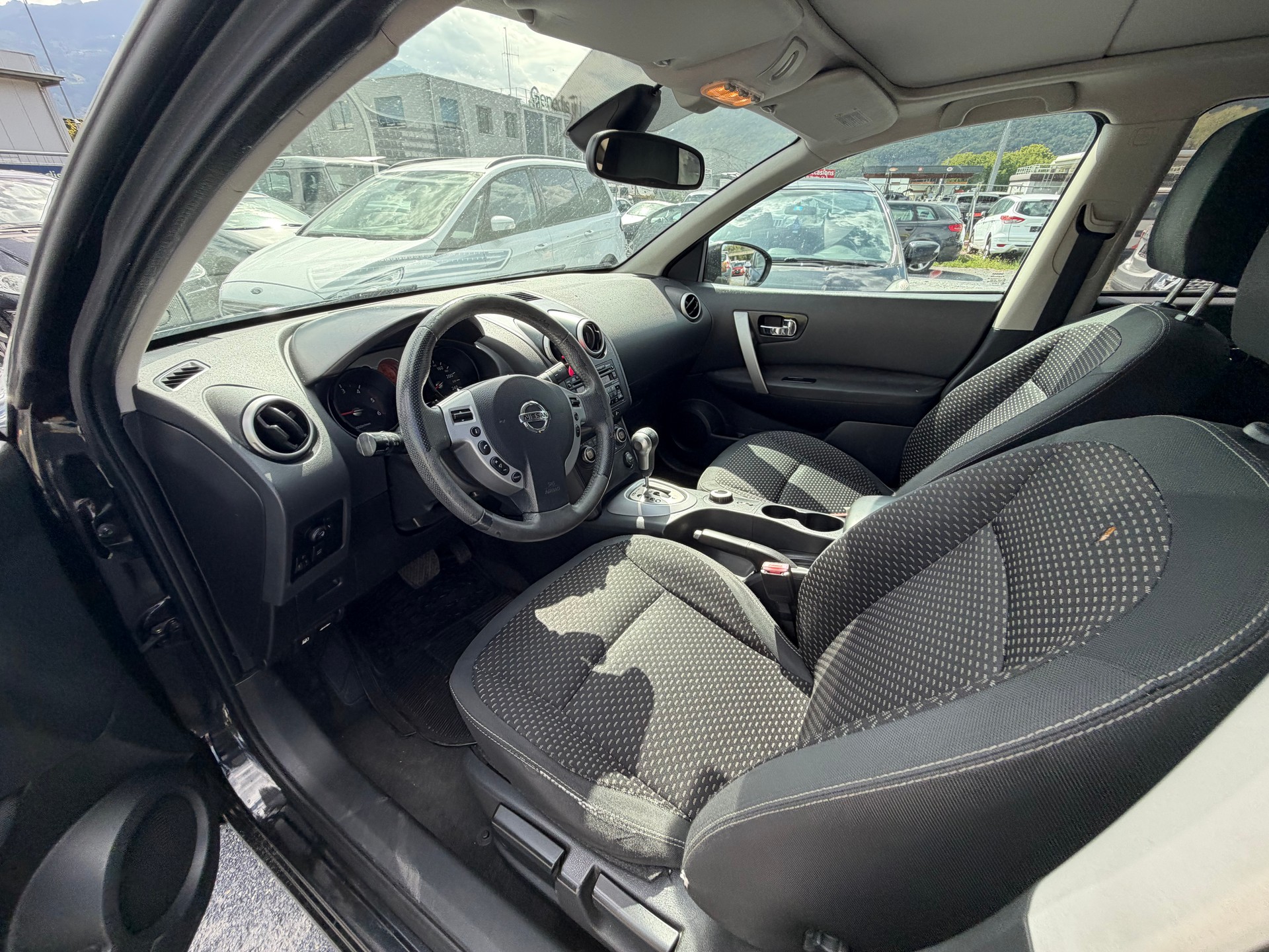 NISSAN Qashqai 2.0 dCi 4WD acenta Automatic-image-9