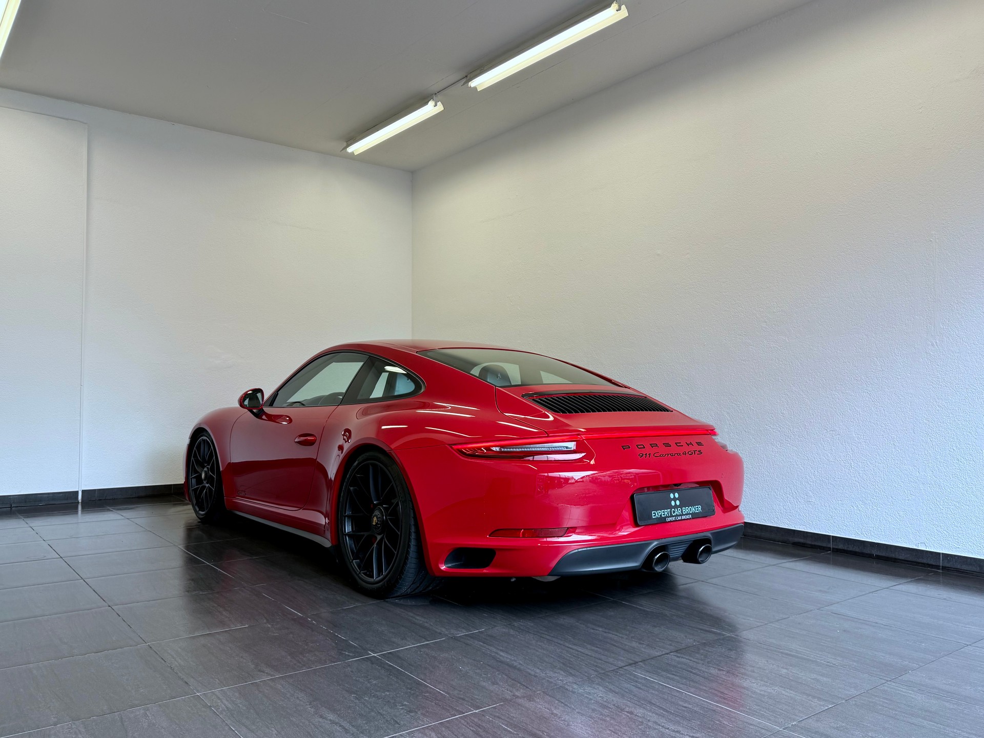 PORSCHE 911 Carrera 4 GTS PDK 991.2 "Tiefflieger"-image-9