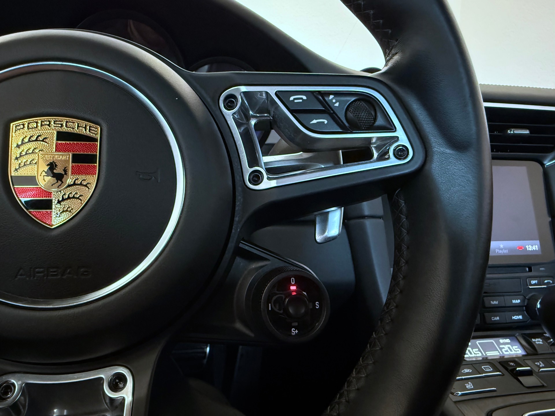 PORSCHE 911 Carrera 4 GTS PDK 991.2 "Tiefflieger"-image-20
