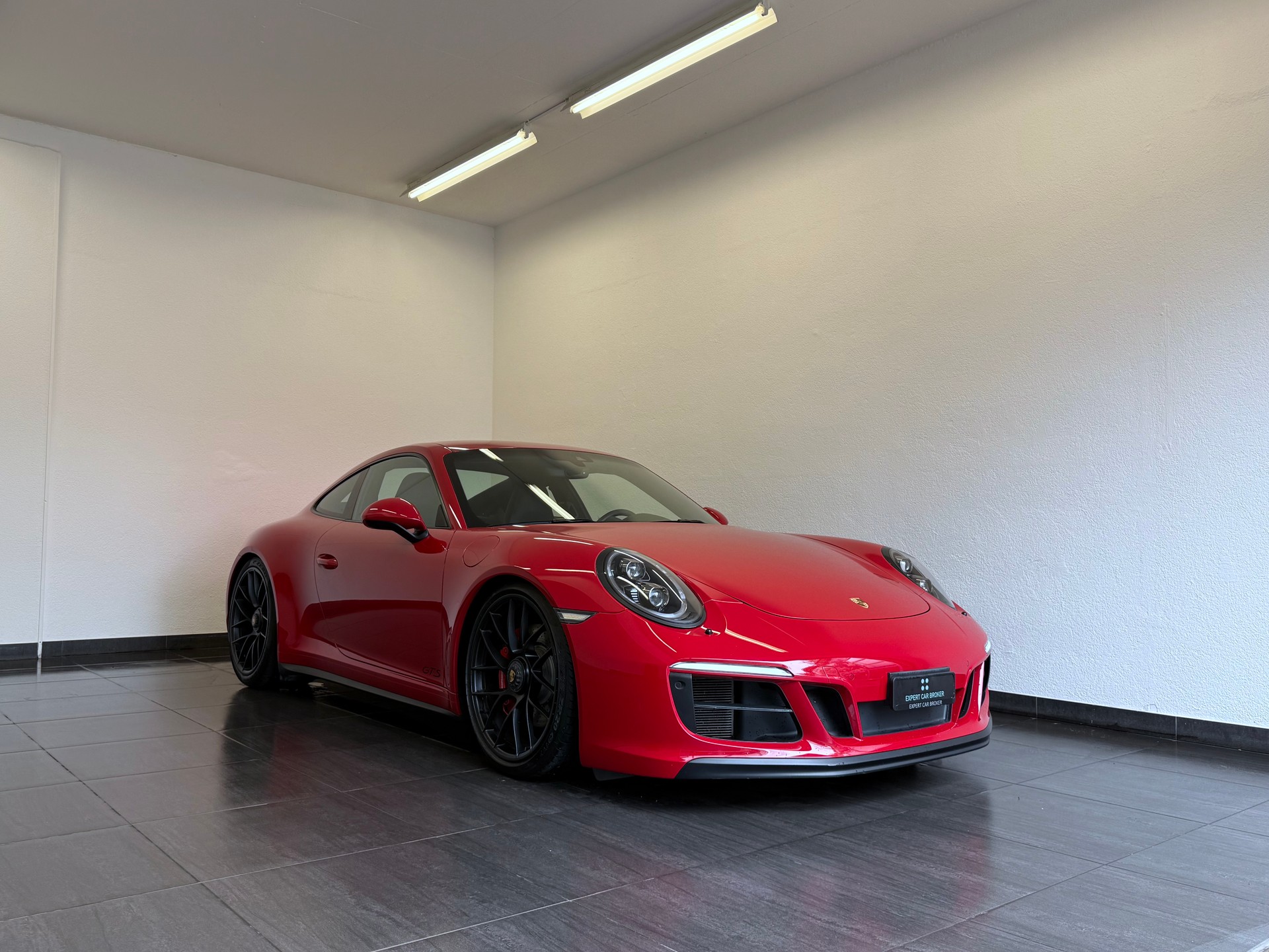 PORSCHE 911 Carrera 4 GTS PDK 991.2 "Tiefflieger"-image-1