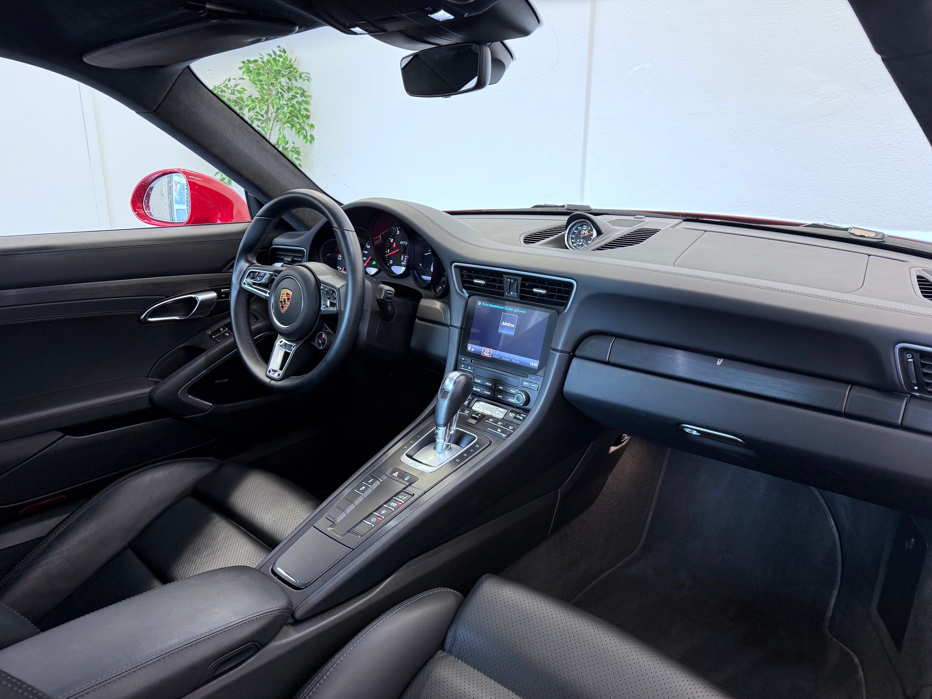 PORSCHE 911 Carrera 4 GTS PDK 991.2 "Tiefflieger"-image-27