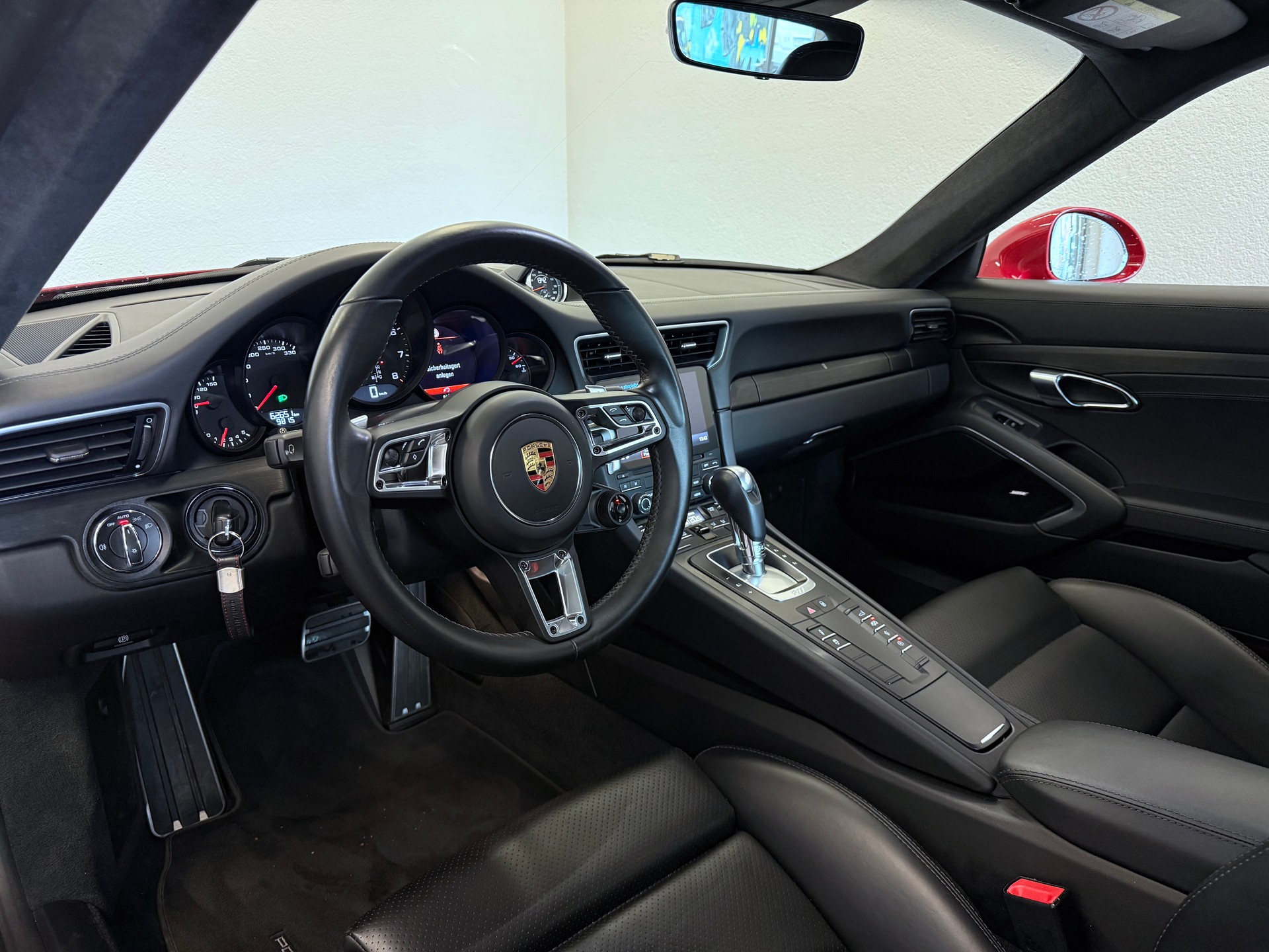 PORSCHE 911 Carrera 4 GTS PDK 991.2 "Tiefflieger"-image-15