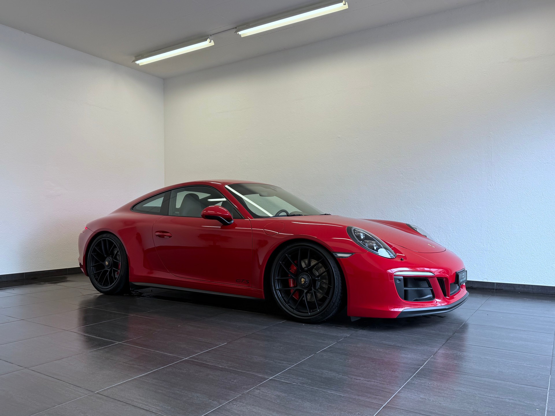PORSCHE 911 Carrera 4 GTS PDK 991.2 "Tiefflieger"