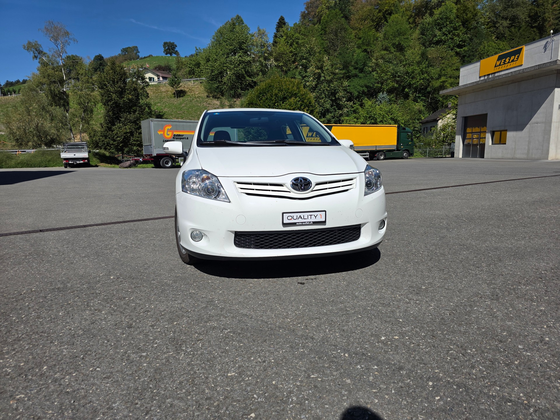 TOYOTA Auris 1.6 Linea Luna-showroom-element-1