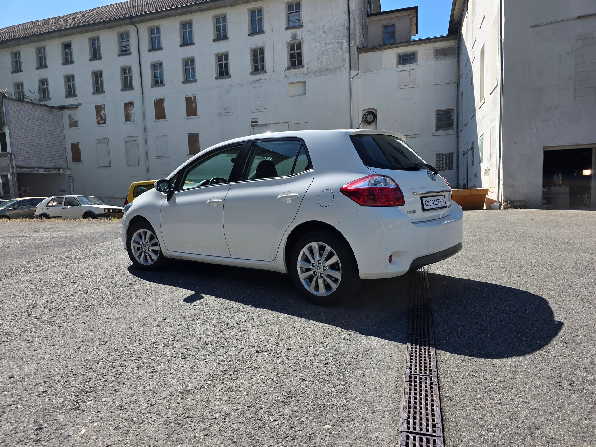 TOYOTA Auris 1.6 Linea Luna-image-12