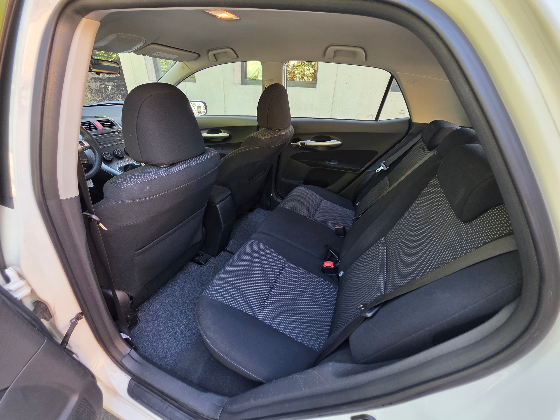 TOYOTA Auris 1.6 Linea Luna-image-20