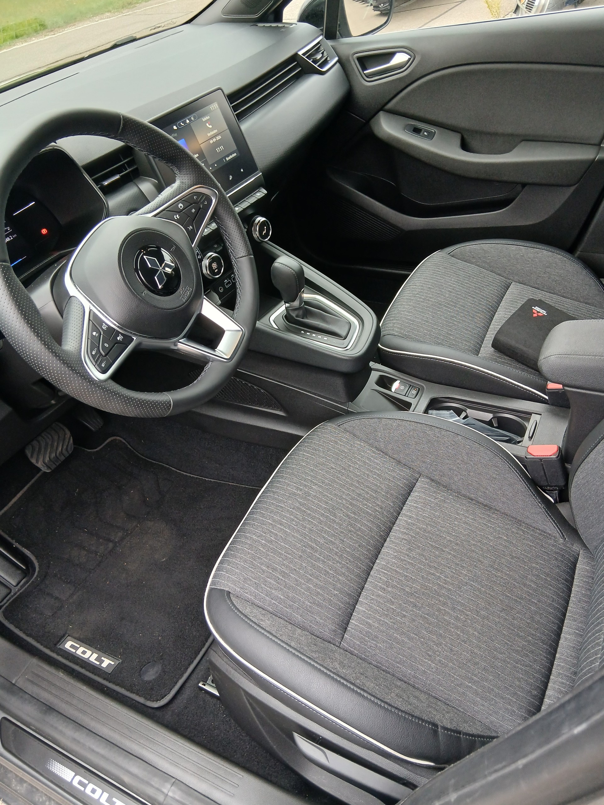 MITSUBISHI COLT 1.6 HEV Invite-image-7
