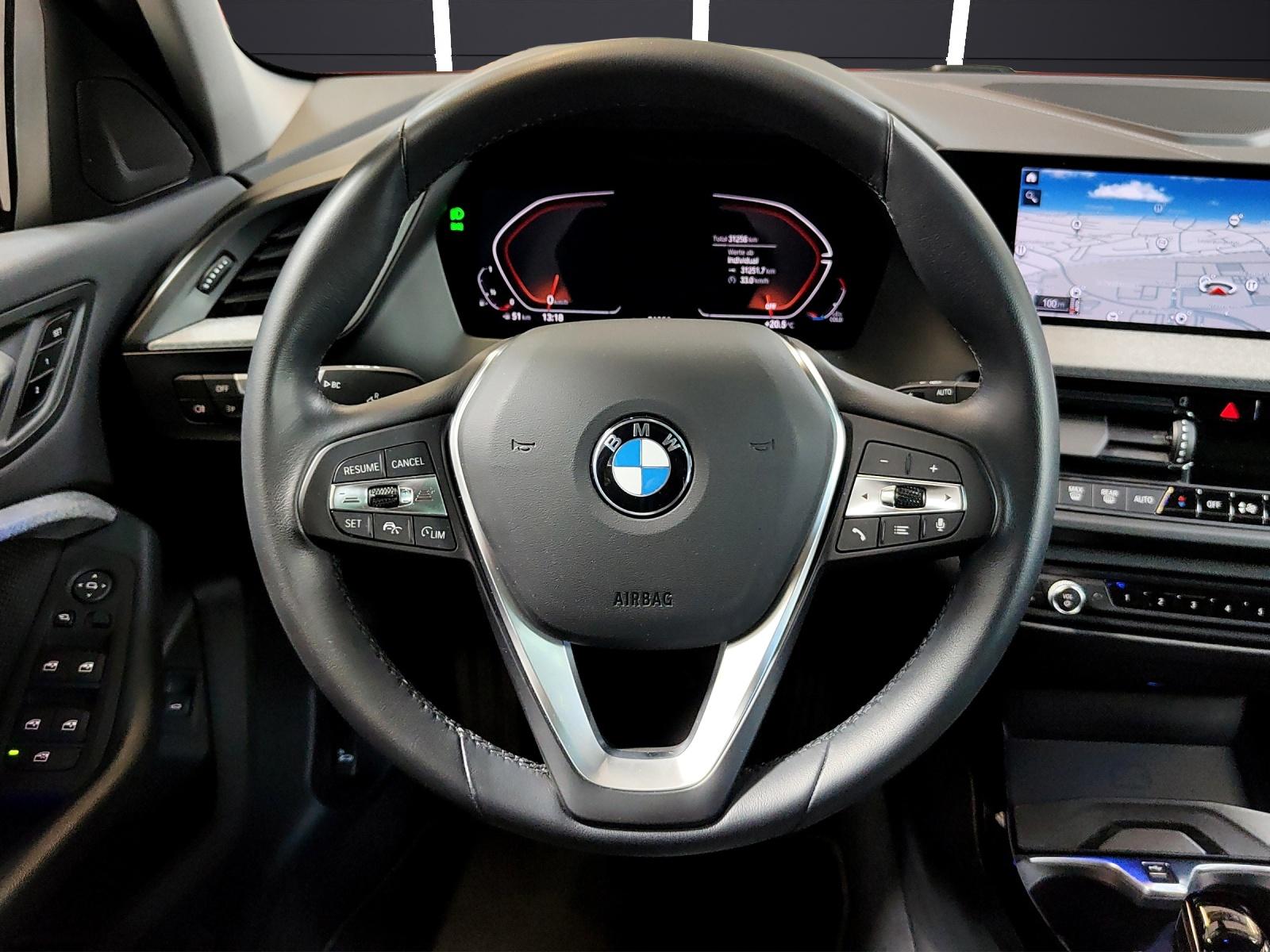 BMW 118i-image-11