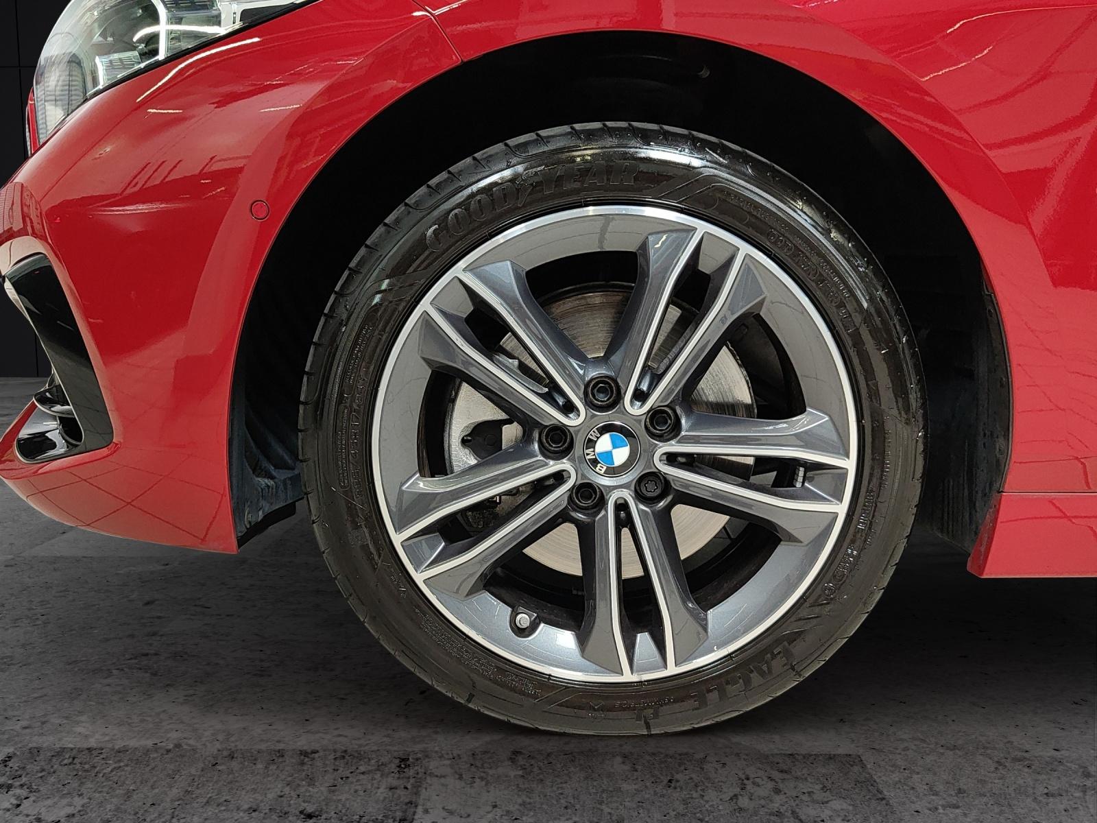 BMW 118i-image-8