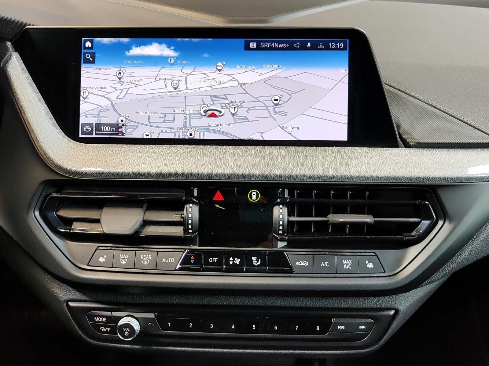 BMW 118i-image-13
