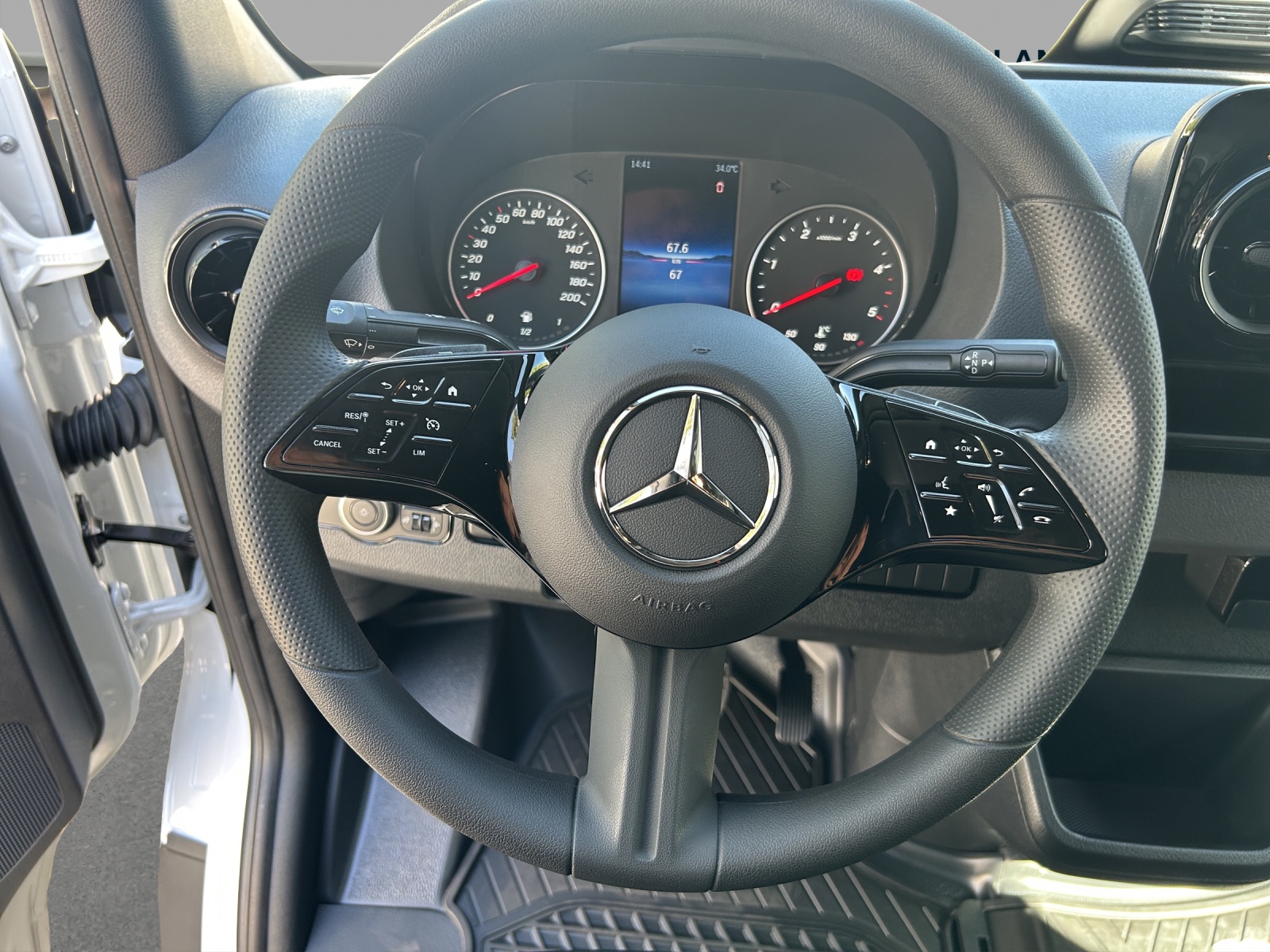 MERCEDES-BENZ Sprinter 317 CDI Standard 9G-TRONIC-image-9