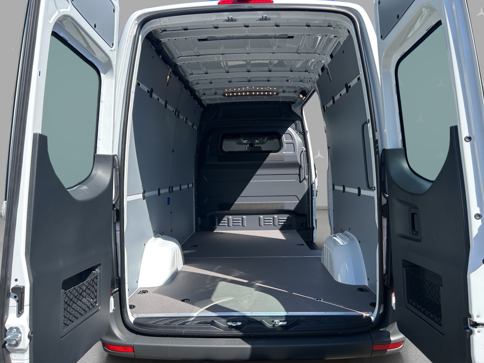 MERCEDES-BENZ Sprinter 317 CDI Standard 9G-TRONIC-image-14