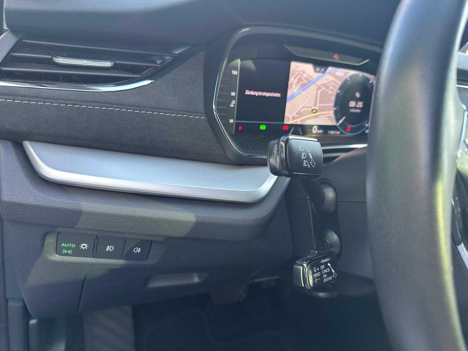 SKODA Octavia Combi 2.0 TDI DSG Style-image-15