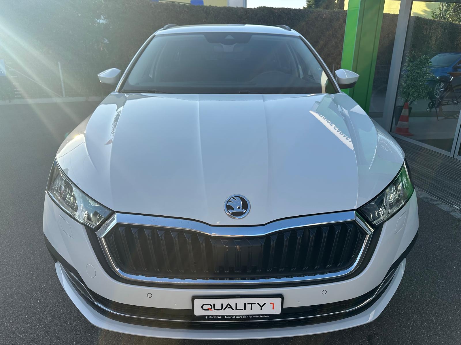 SKODA Octavia Combi 2.0 TDI DSG Style-showroom-element-1