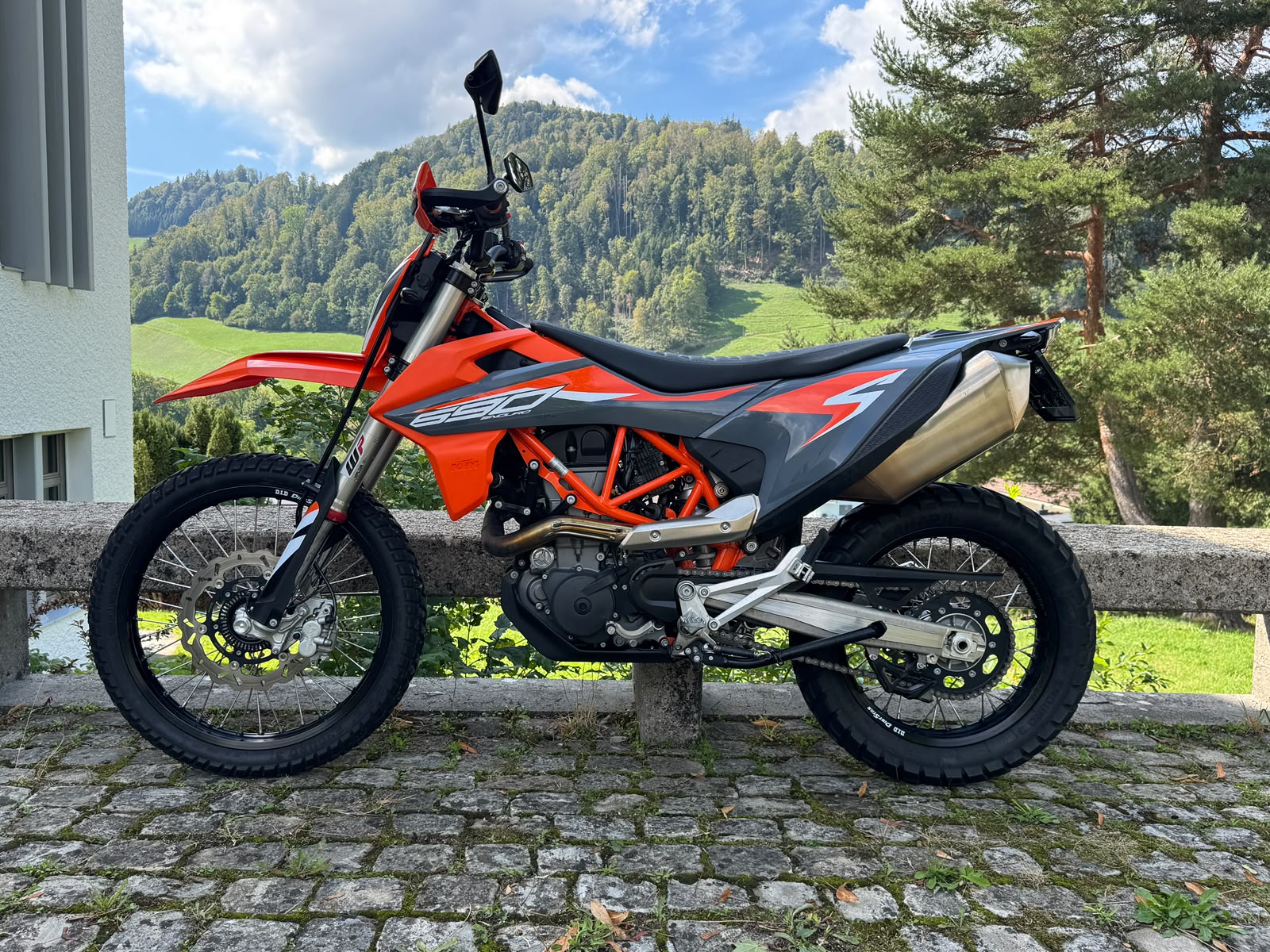 KTM 690 SMC R-image-1