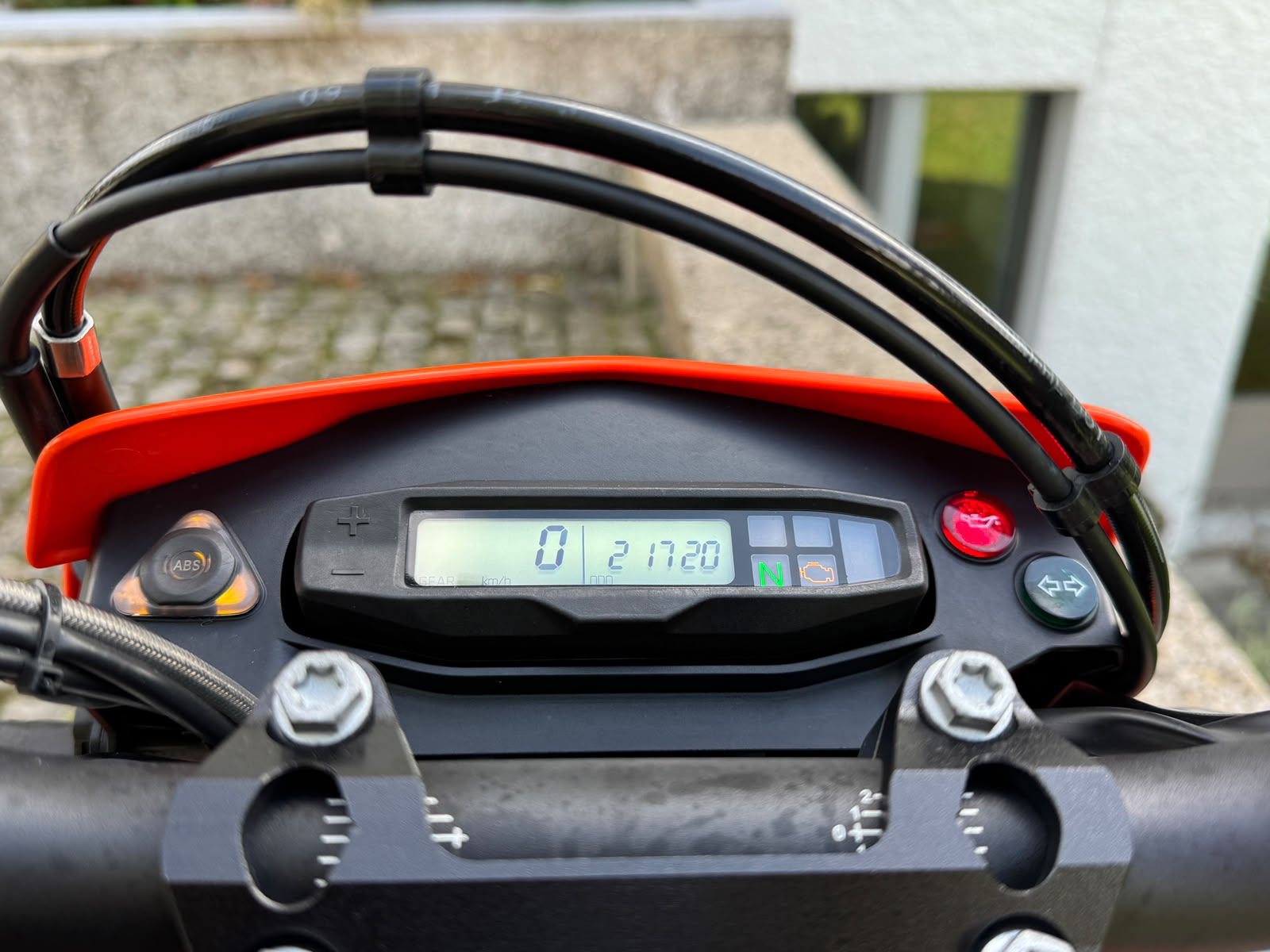 KTM 690 SMC R-image-10