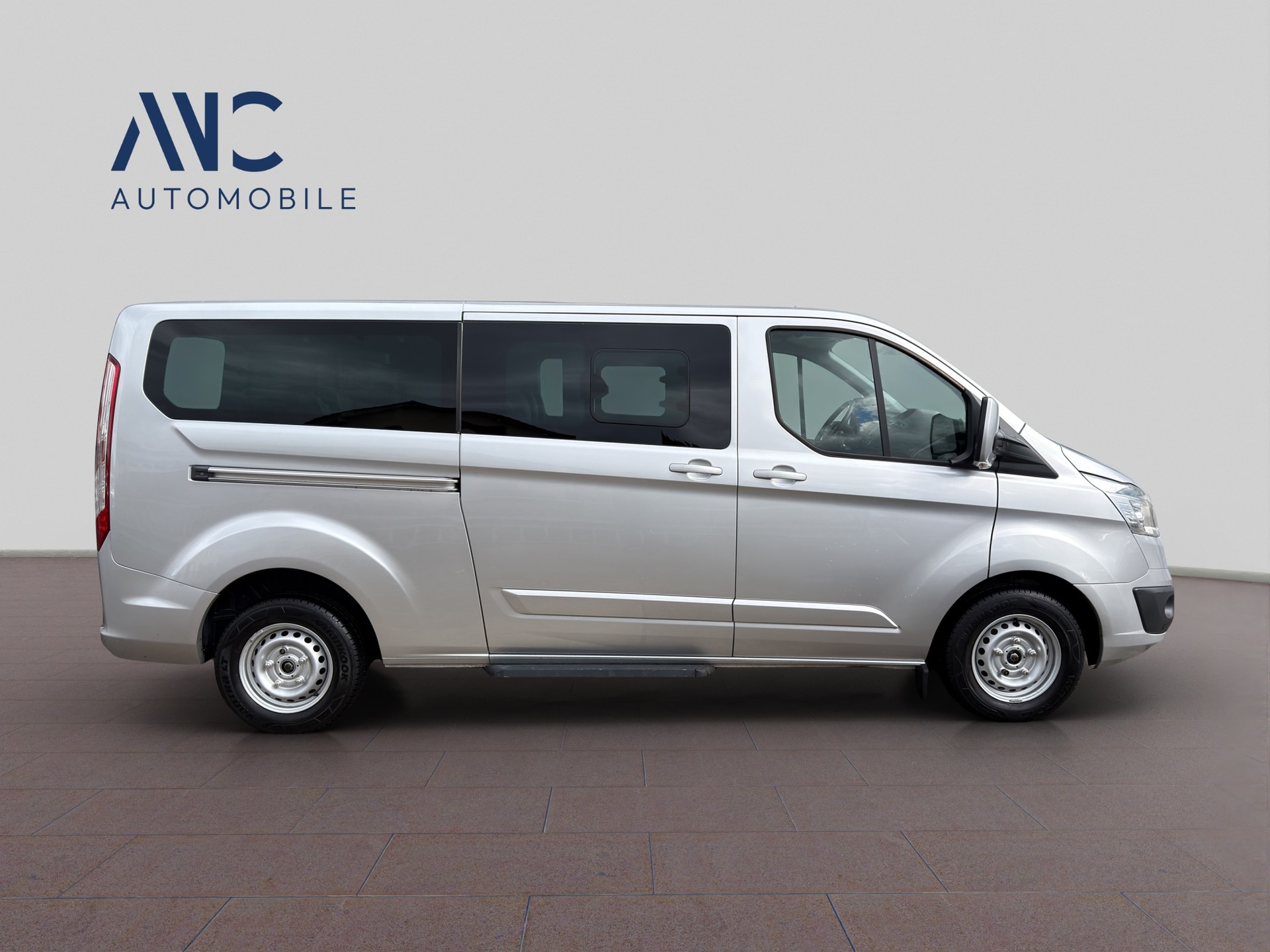 FORD Tourneo Custom 300 L2H1 Titanium-image-2