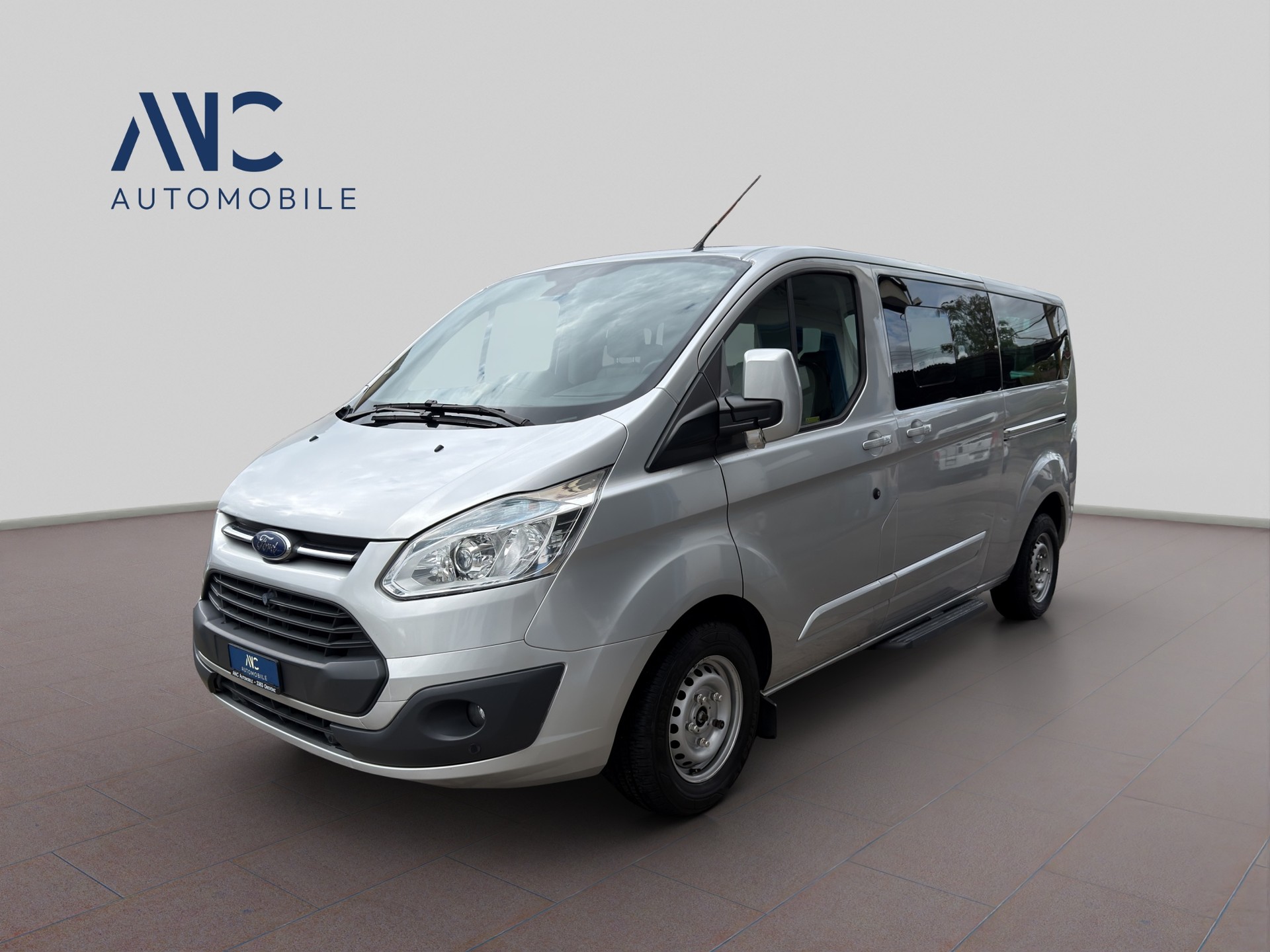 FORD Tourneo Custom 300 L2H1 Titanium-image-0