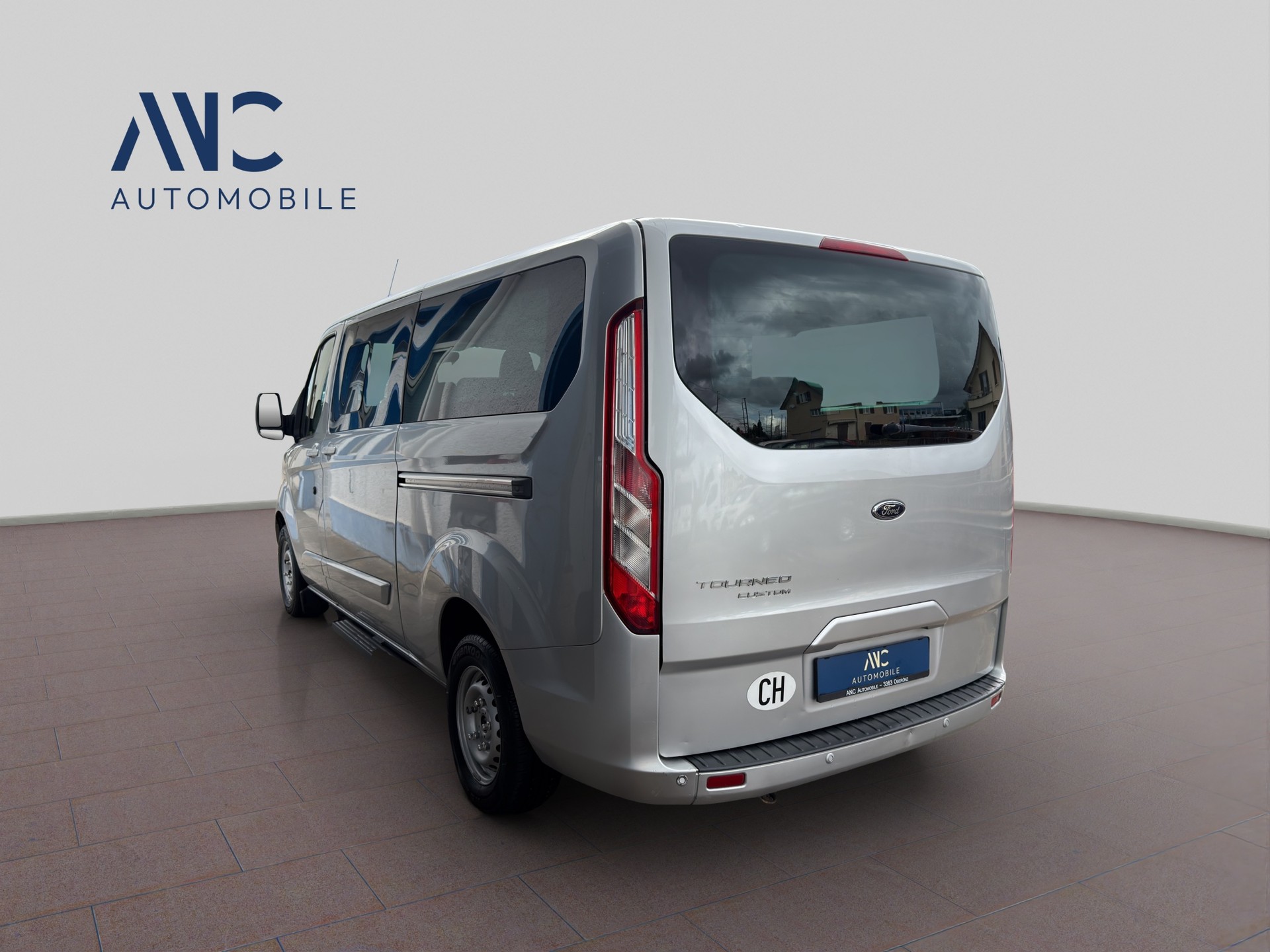 FORD Tourneo Custom 300 L2H1 Titanium-image-5