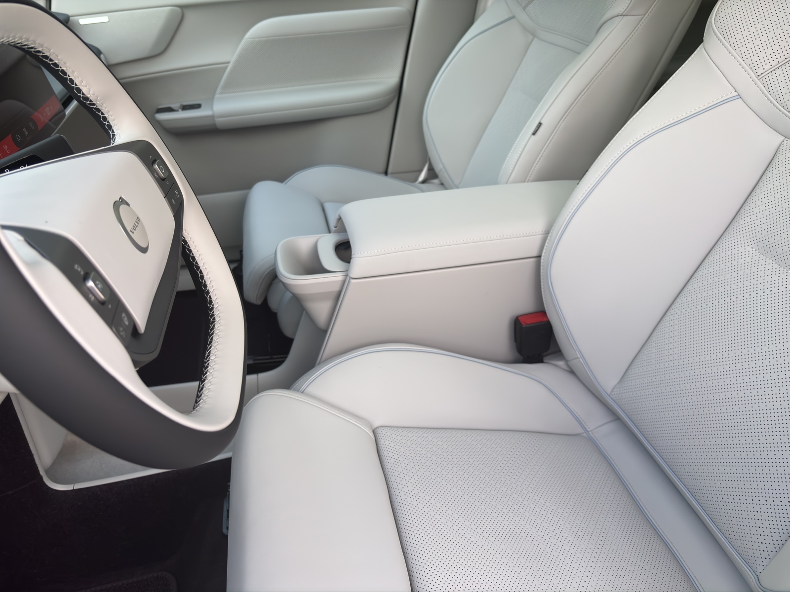 VOLVO EX60 Twin Ultra AWD-image-2