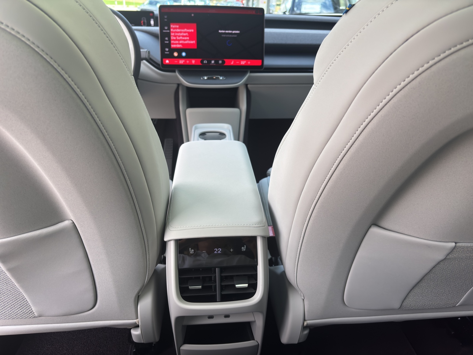 VOLVO EX60 Twin Ultra AWD-image-3